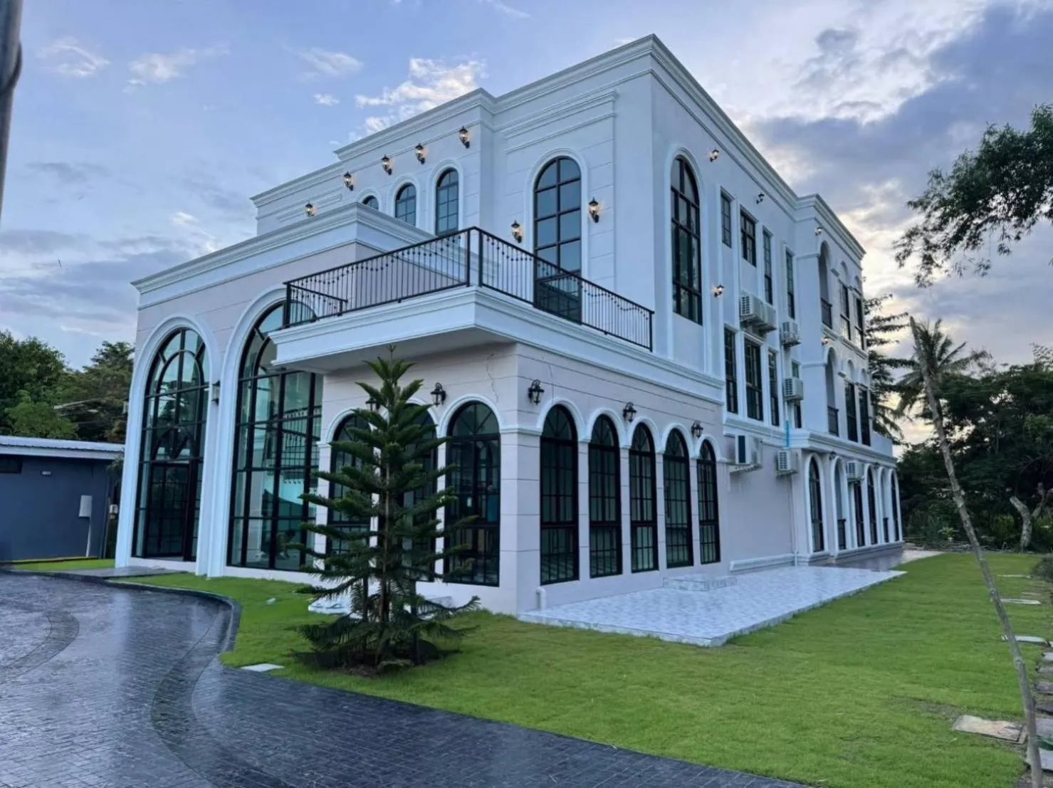 Property building in The Target Hotel chaingrai