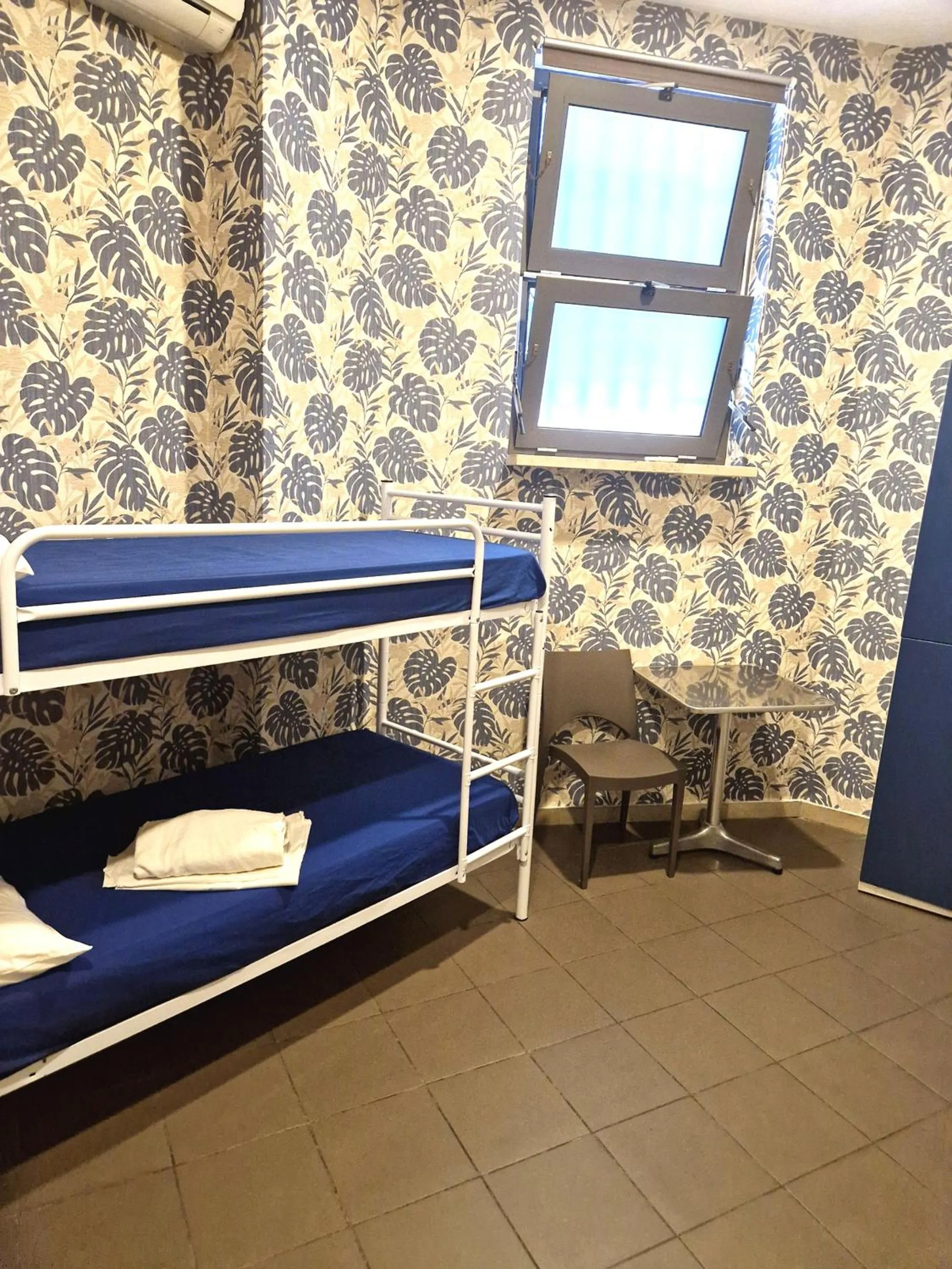 Bed in Youth Station Hostel