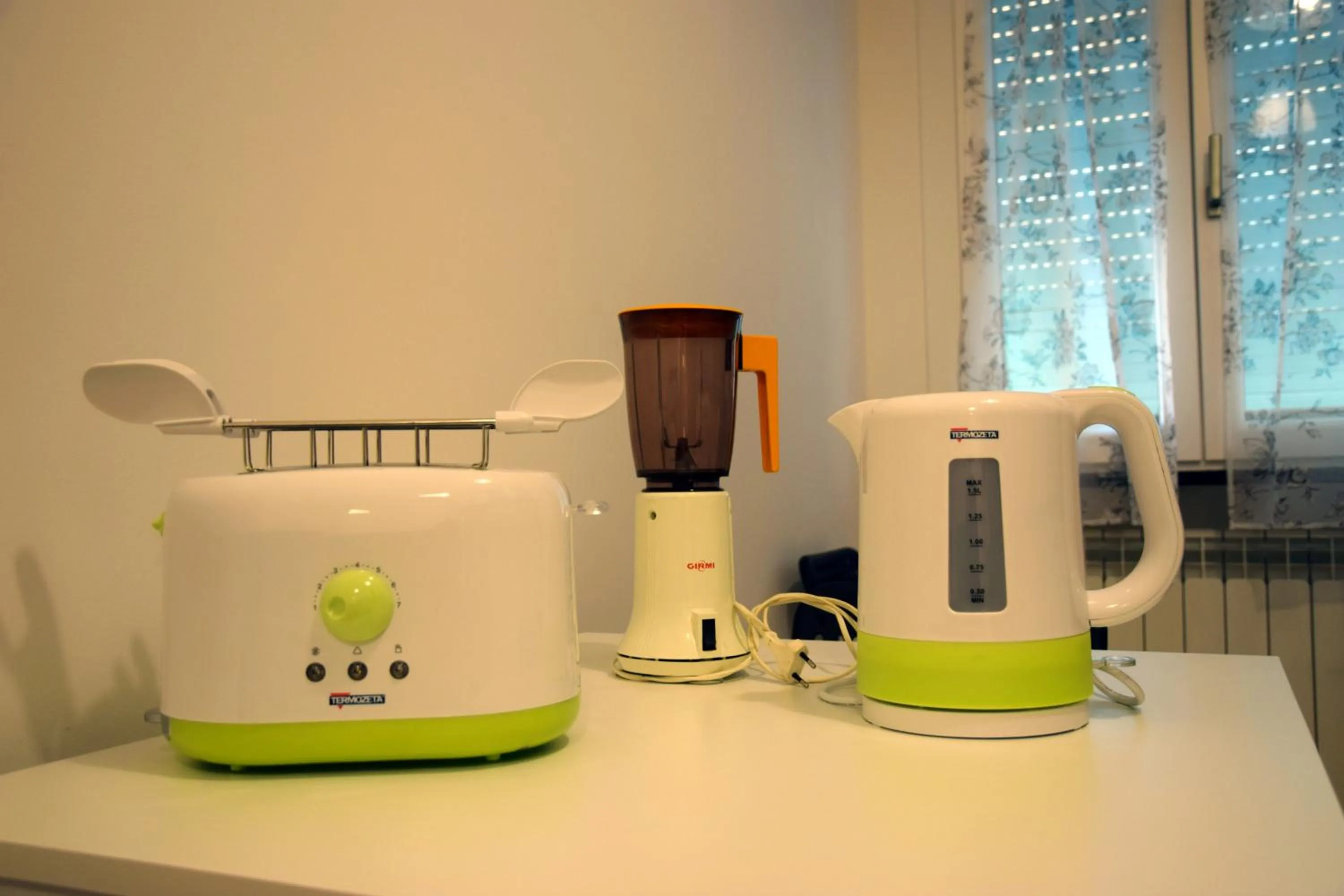 Breakfast in Sunrise Apartment