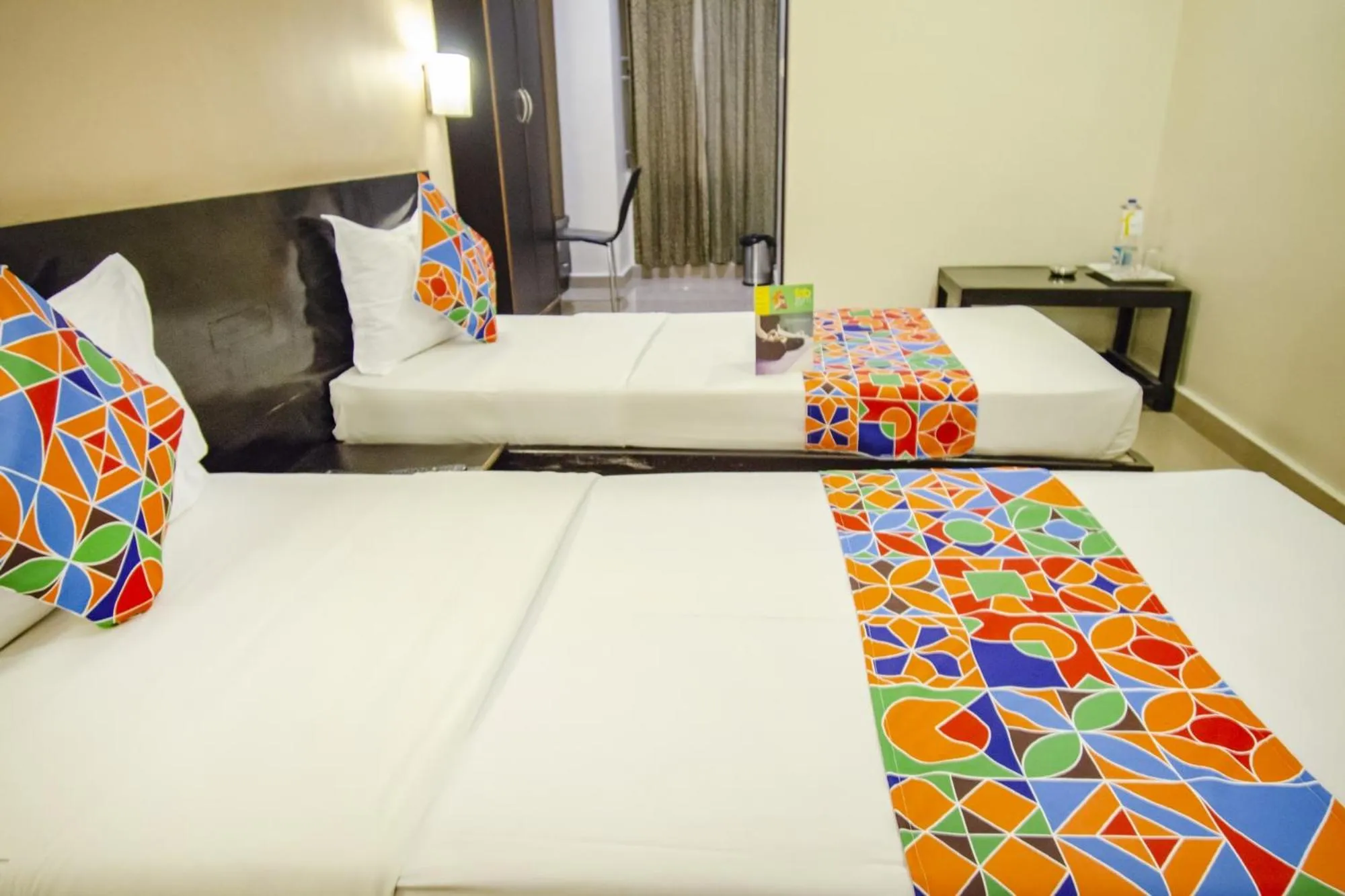 Bedroom, Bed in Hotel Sunshine