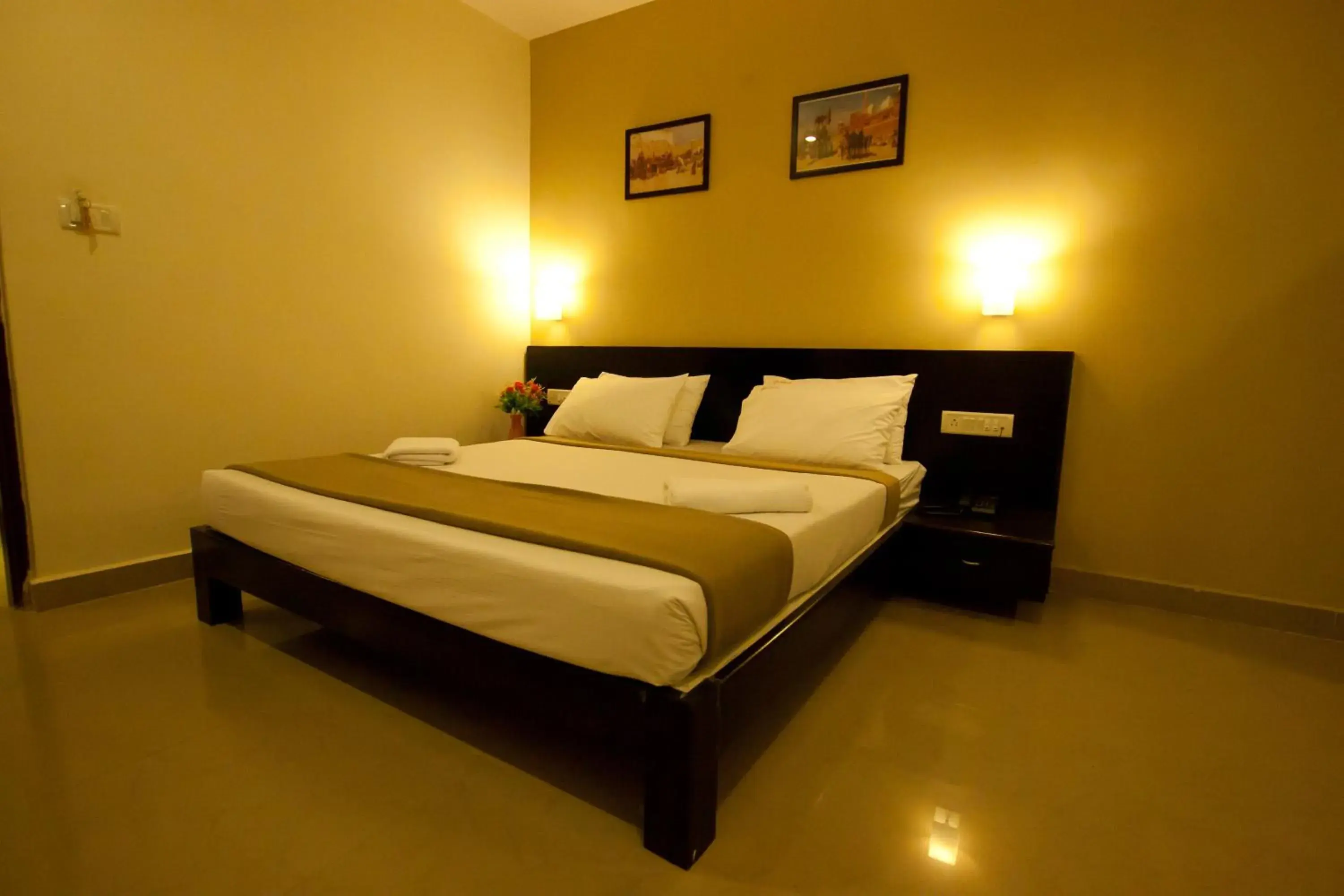 Bedroom, Bed in Hotel Sunshine Bedroom, Bed in Hotel Sunshine