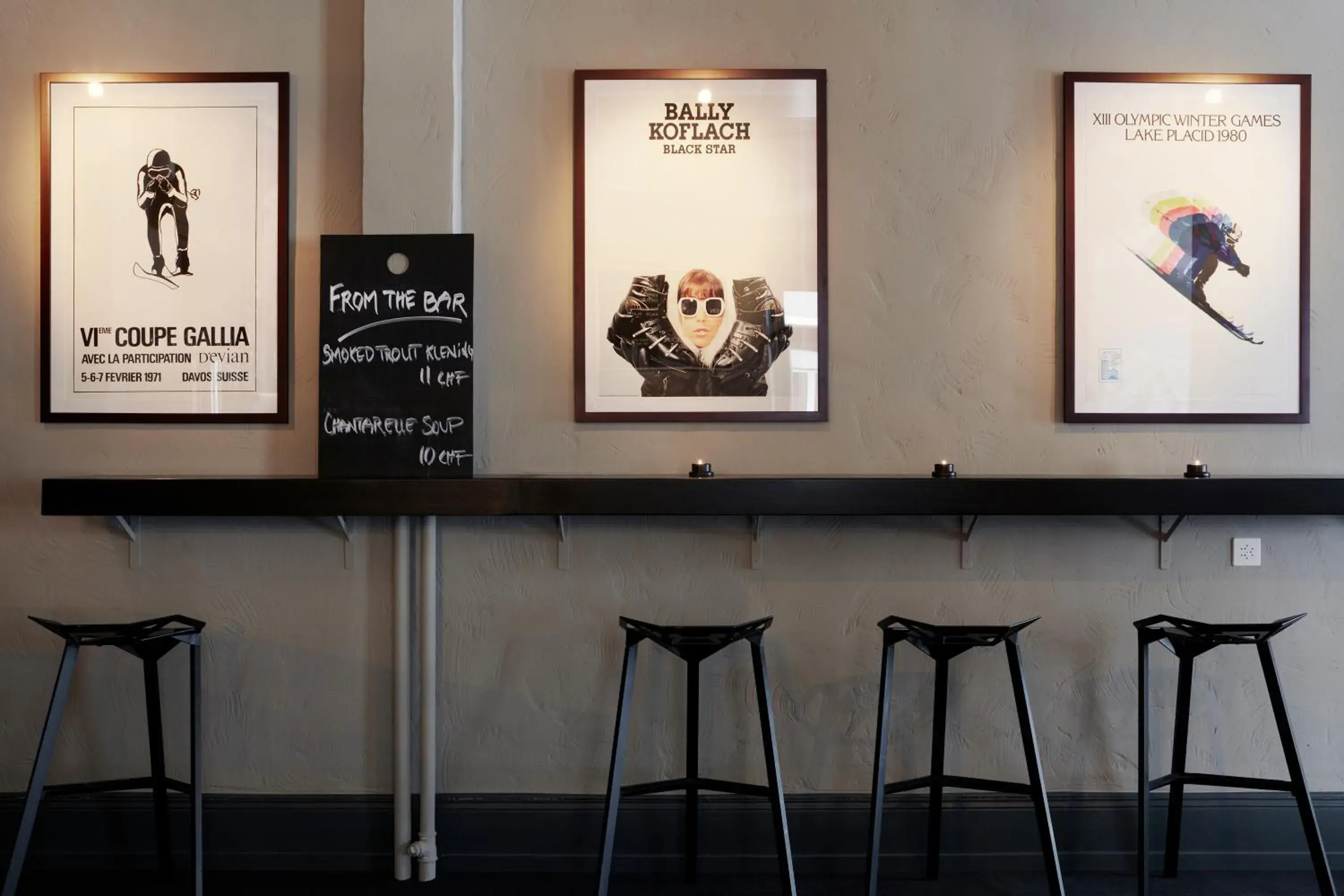 Lounge or bar in Ski Lodge Engelberg Lounge or bar in Ski Lodge Engelberg