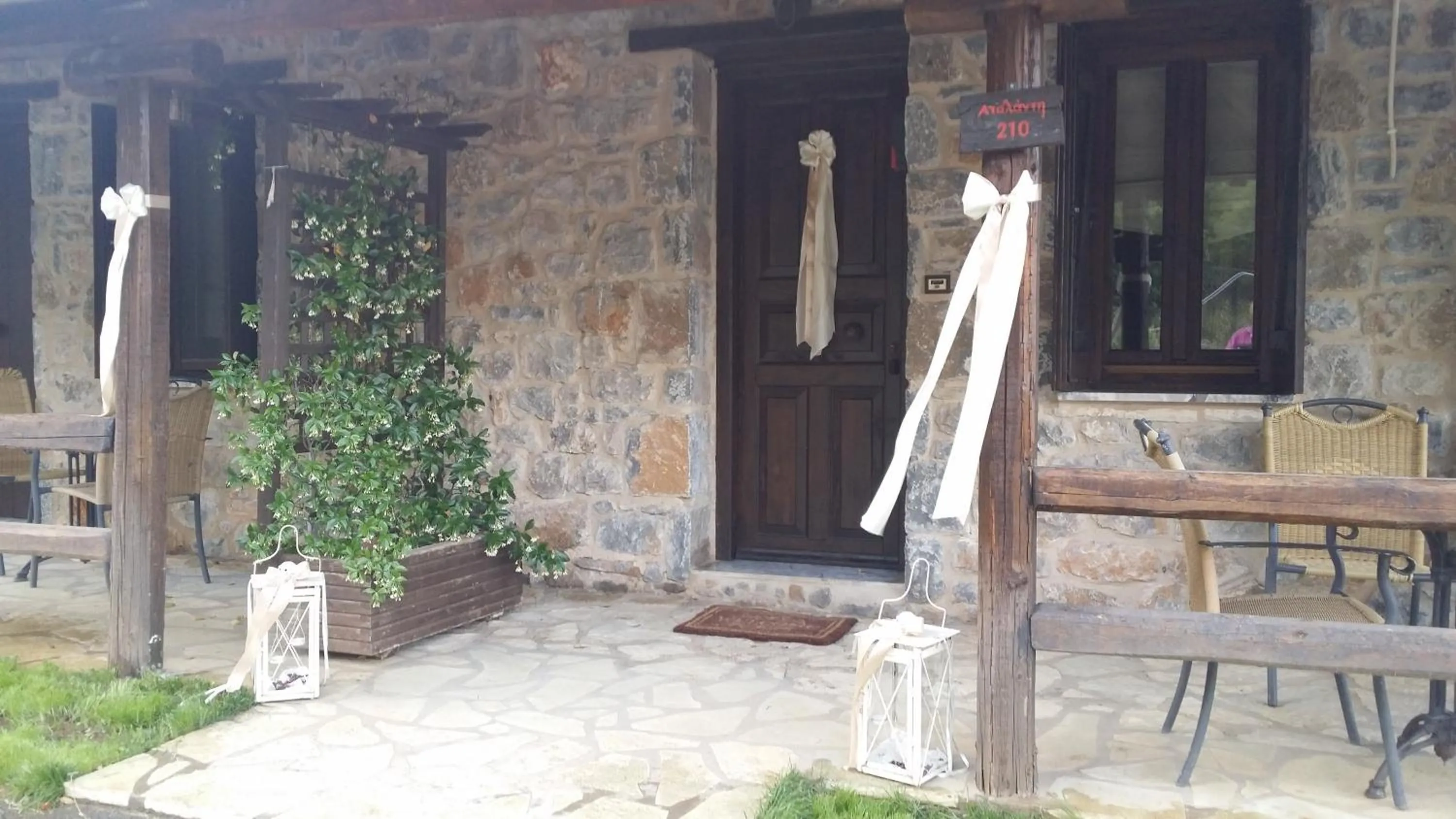 Activities in Menalia Villas & Suites ΚΤΗΜΑ ΚΟΥΜΠΟΥΡΗ