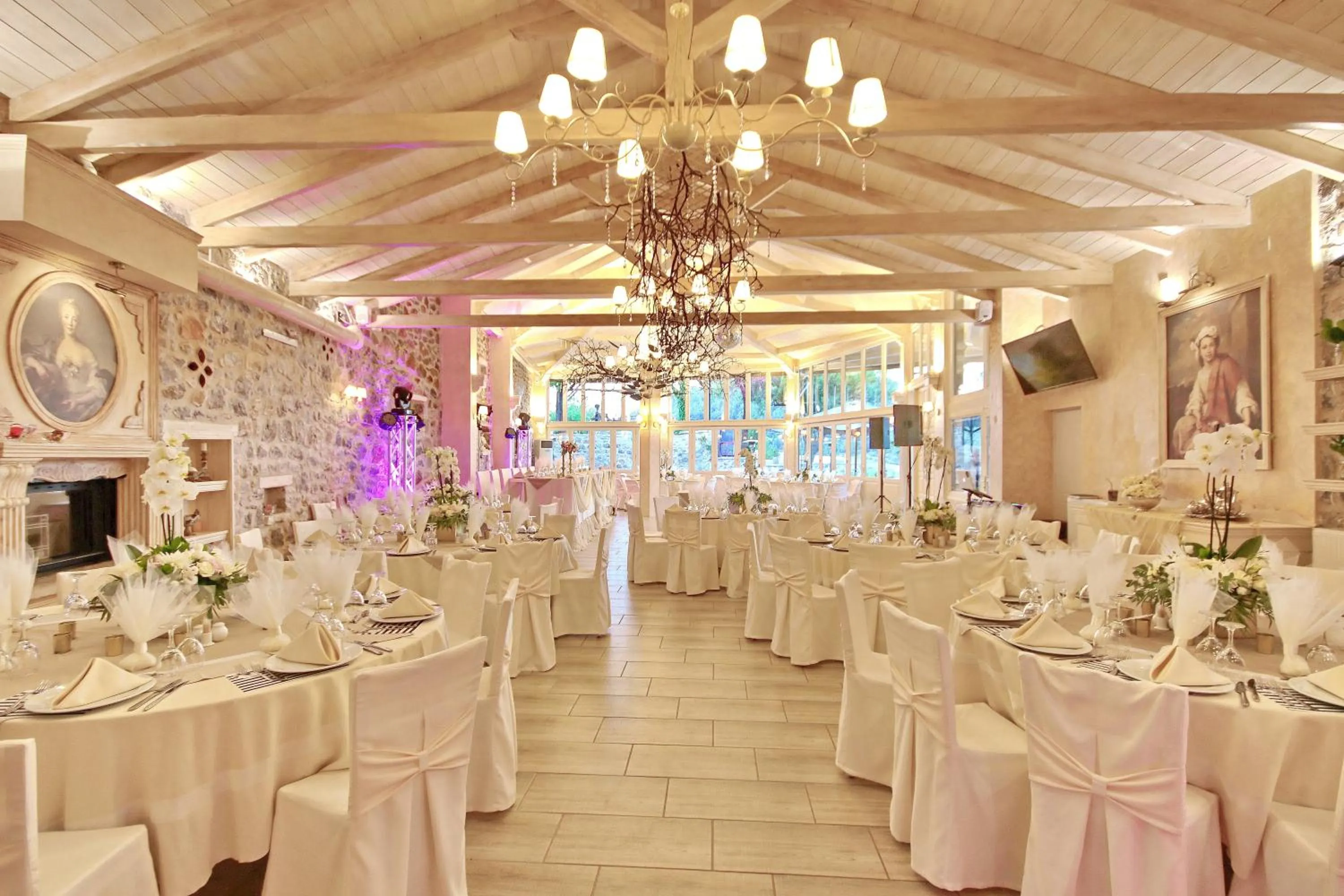 Banquet/Function facilities in Menalia Villas & Suites ΚΤΗΜΑ ΚΟΥΜΠΟΥΡΗ