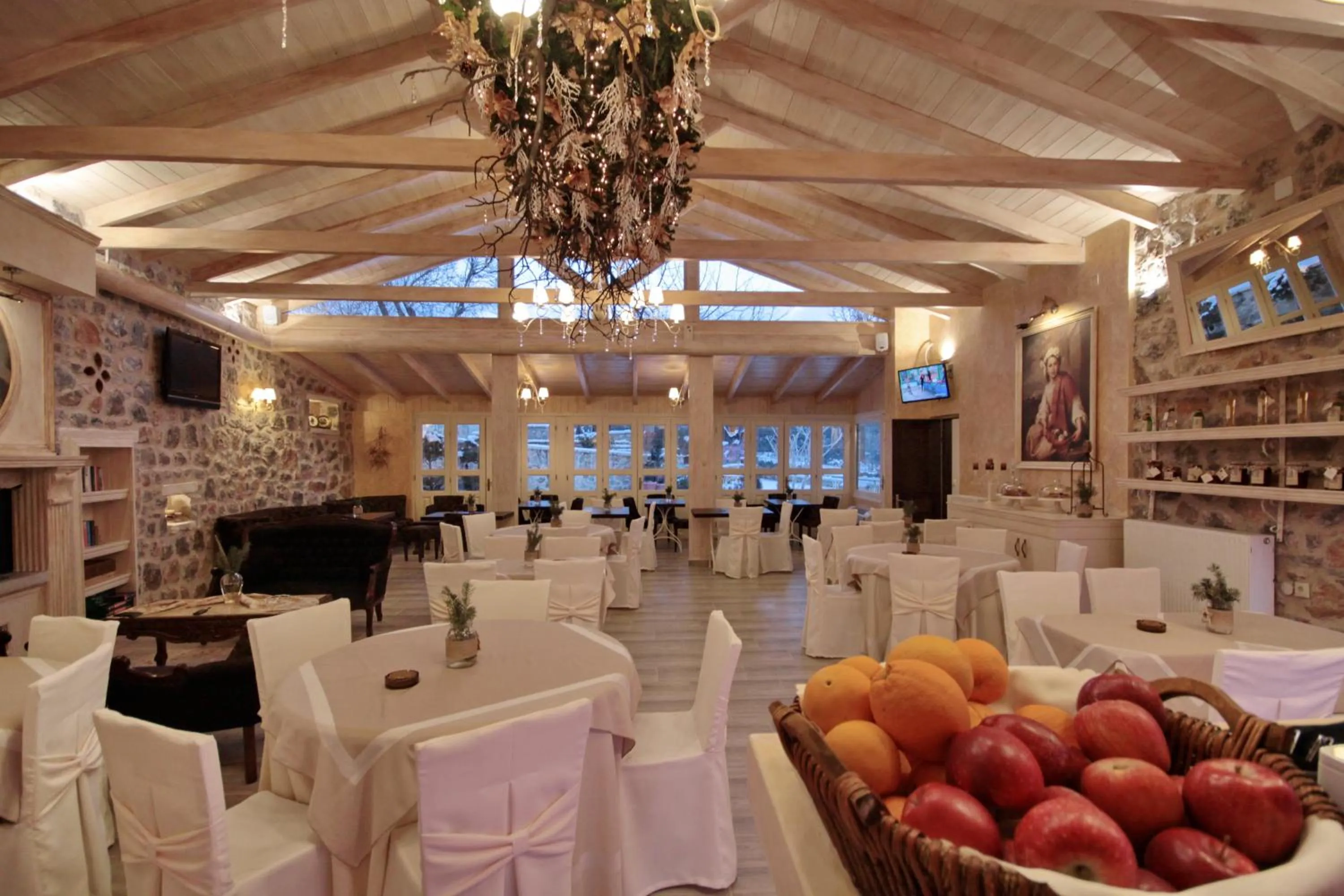 Restaurant/places to eat in Menalia Villas & Suites ΚΤΗΜΑ ΚΟΥΜΠΟΥΡΗ