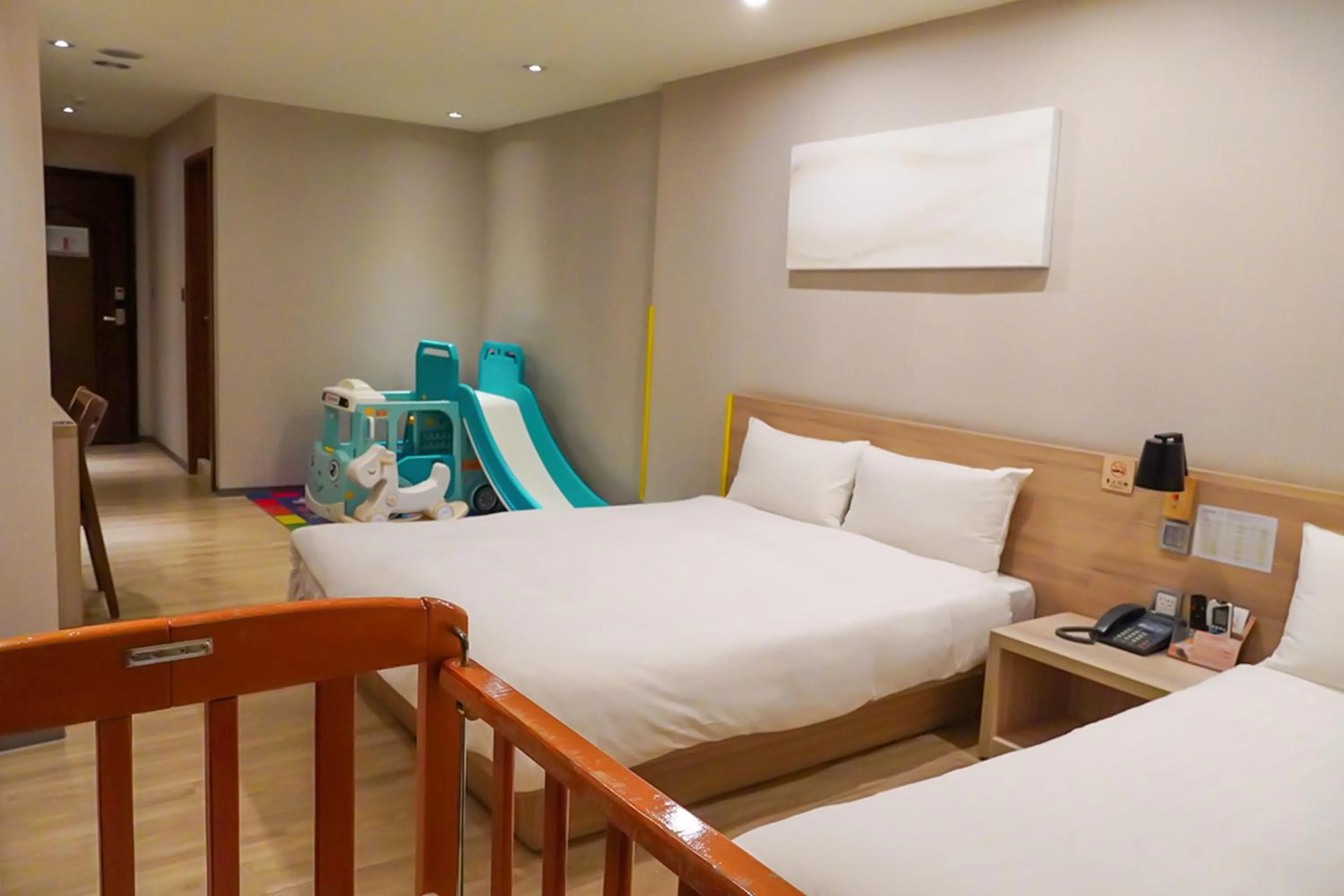 Photo of the whole room, Bed in Smile 73 Hotel