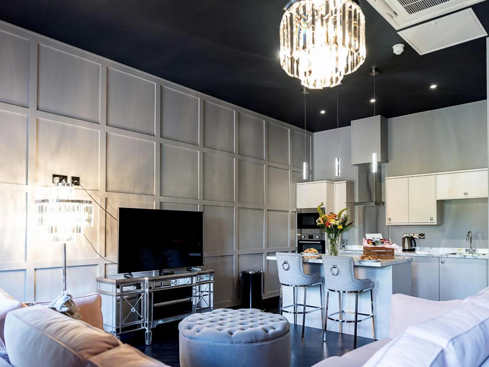 Kitchen or kitchenette in Bowers Mill Aparthotel