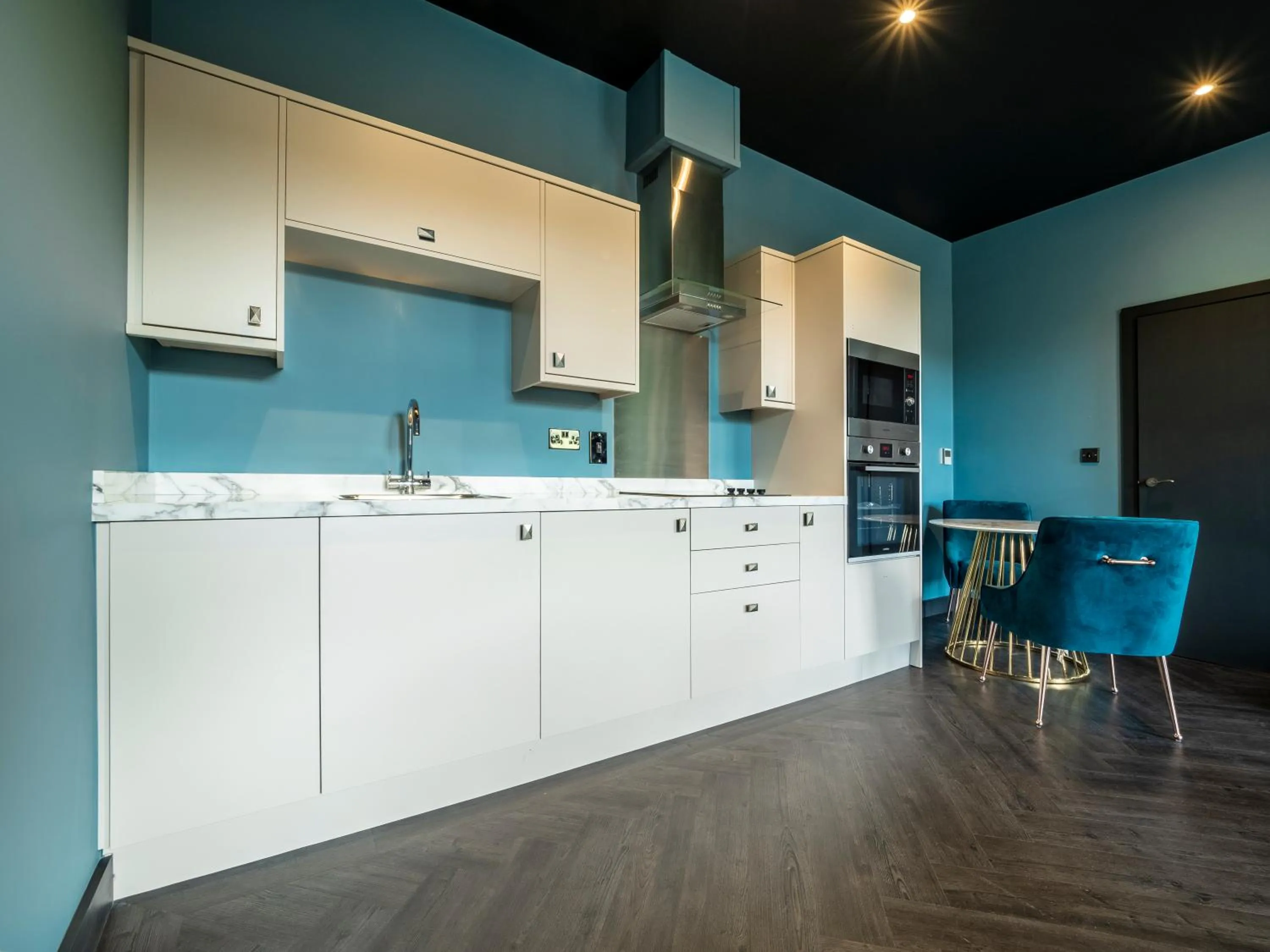 Kitchen or kitchenette in Bowers Mill Aparthotel