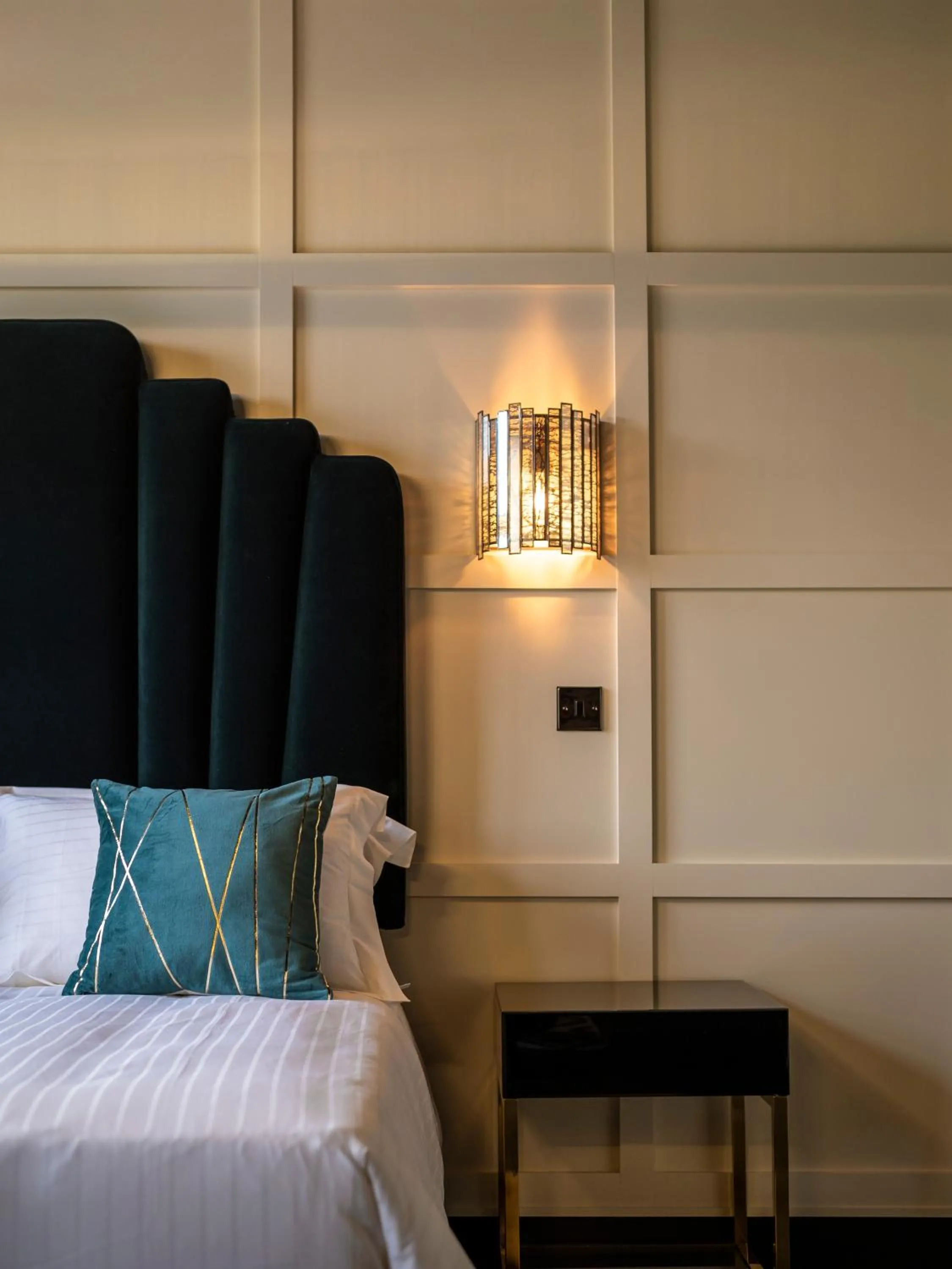 Bed in Bowers Mill Aparthotel