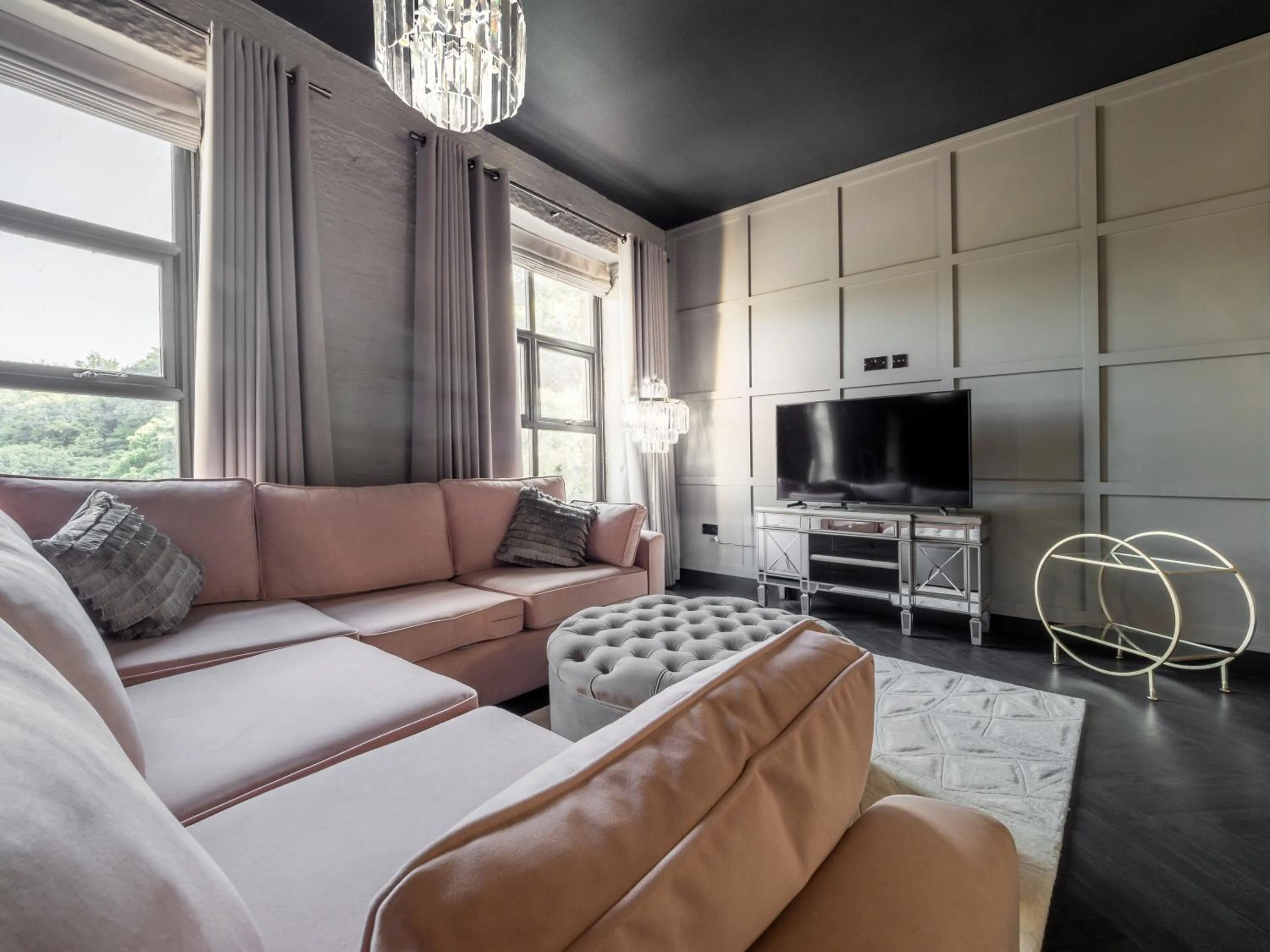 Living room in Bowers Mill Aparthotel