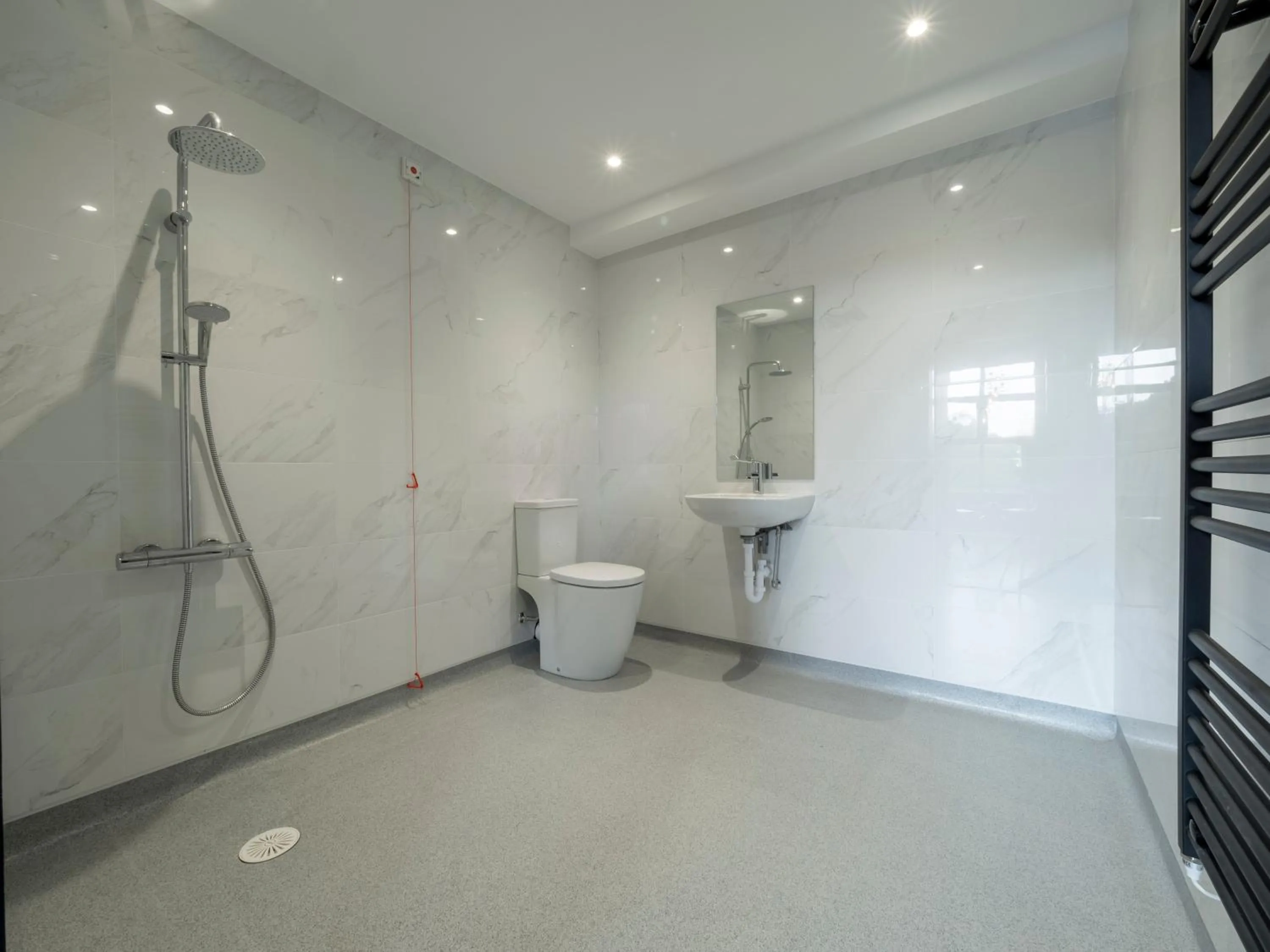 Shower in Bowers Mill Aparthotel