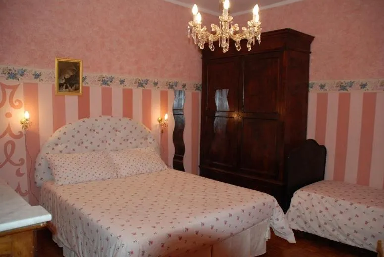 Shower, Bed in B&B Milù