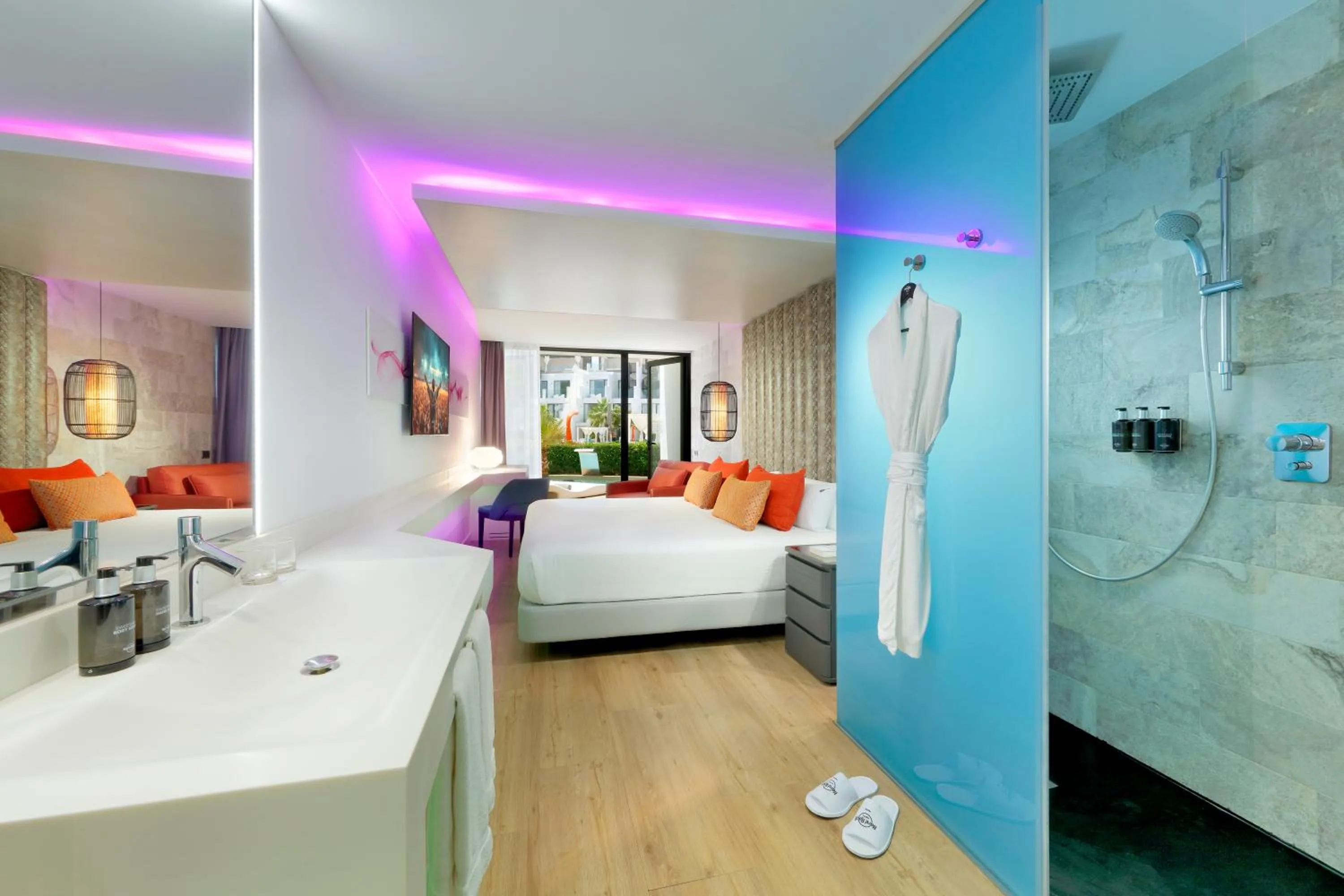 Shower, Bed in Hard Rock Hotel Ibiza