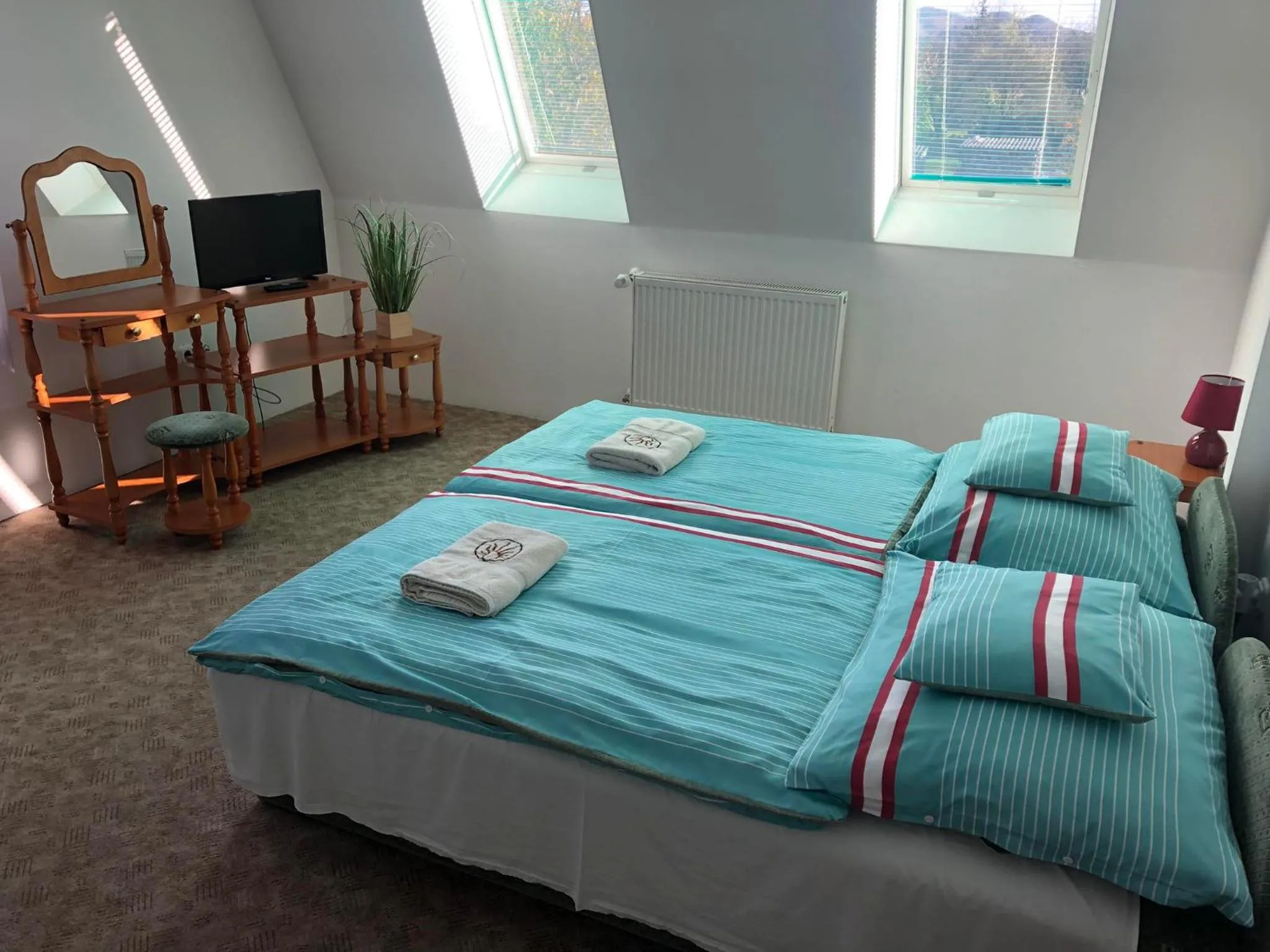 Bed in Korona Panzió