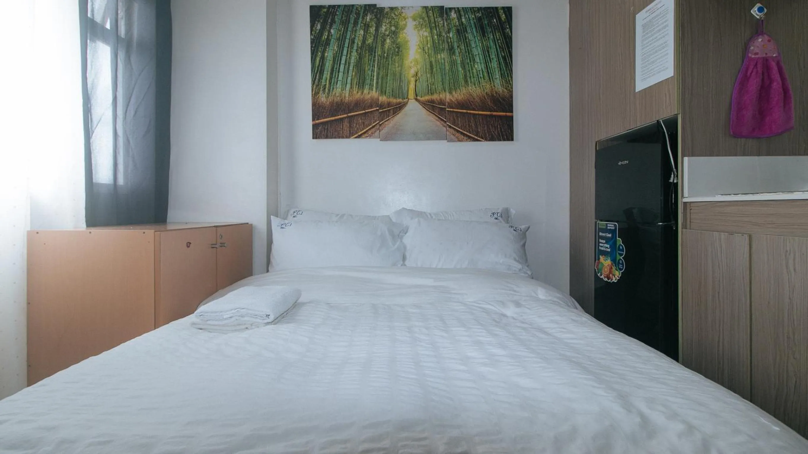 TV and multimedia, Bed in Eimy's Place at Urban Deca Mandaluyong by RedDoorz