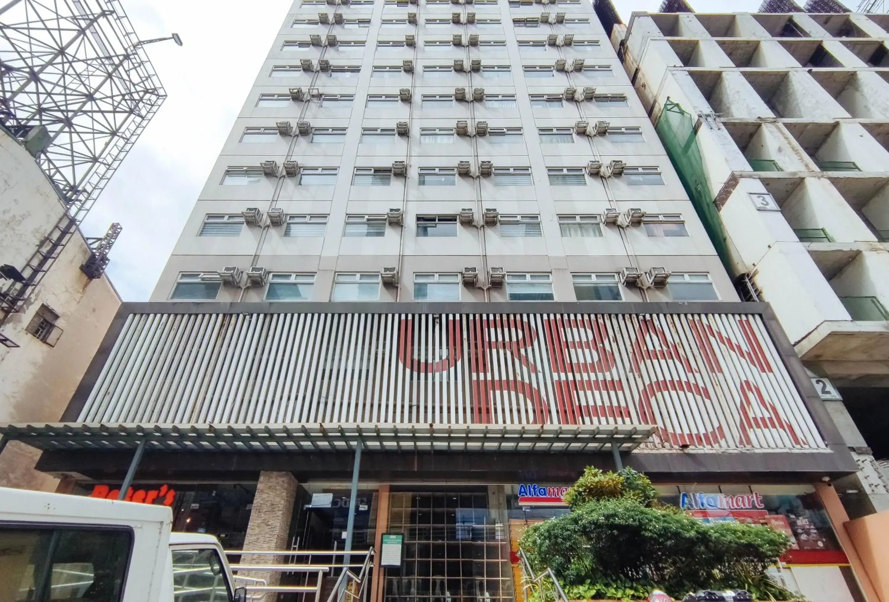 Property building in Eimy's Place at Urban Deca Mandaluyong by RedDoorz Property building in Eimy's Place at Urban Deca Mandaluyong by RedDoorz