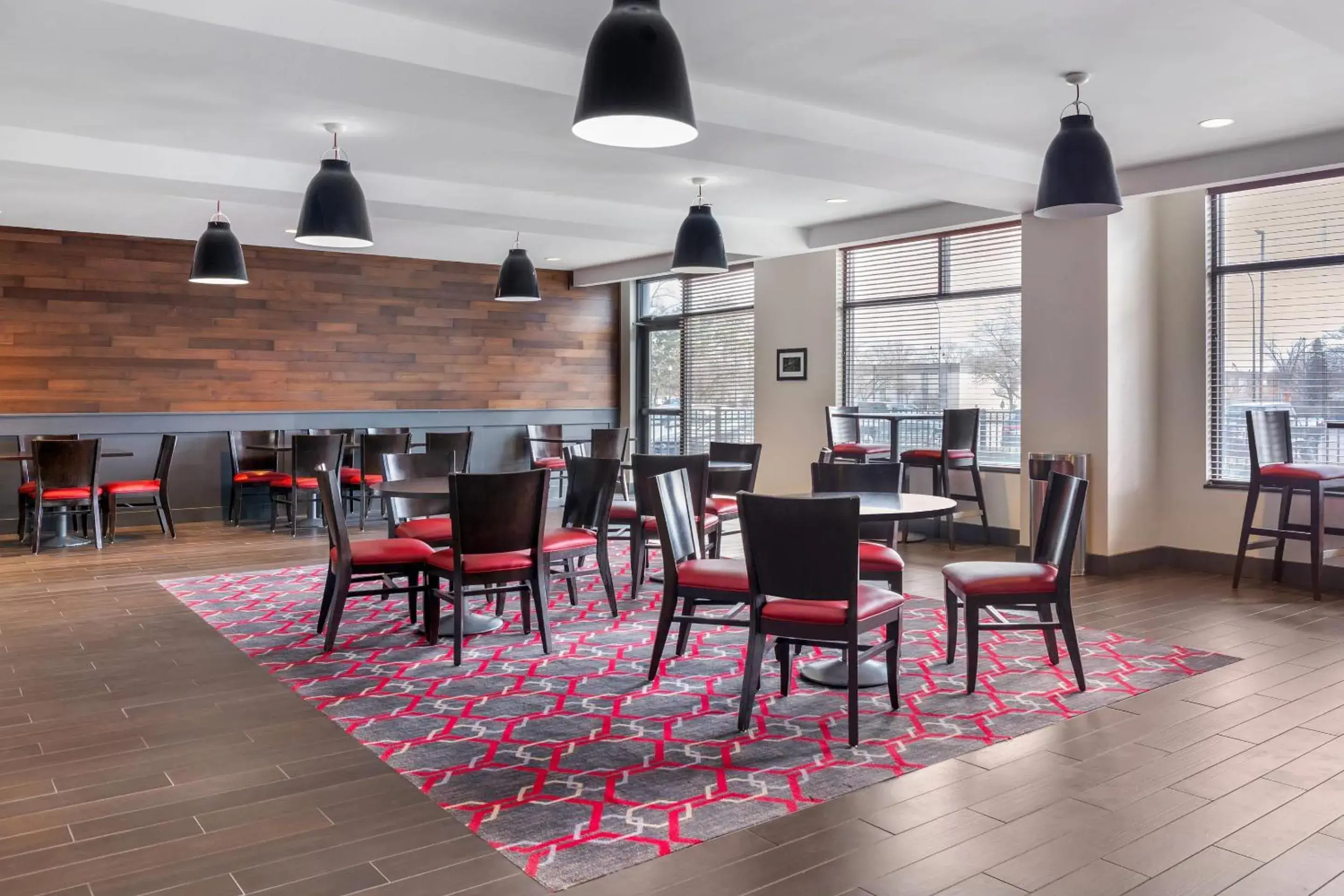 Restaurant/places to eat in Radisson Hotel Detroit Metro Airport Restaurant/places to eat in Radisson Hotel Detroit Metro Airport