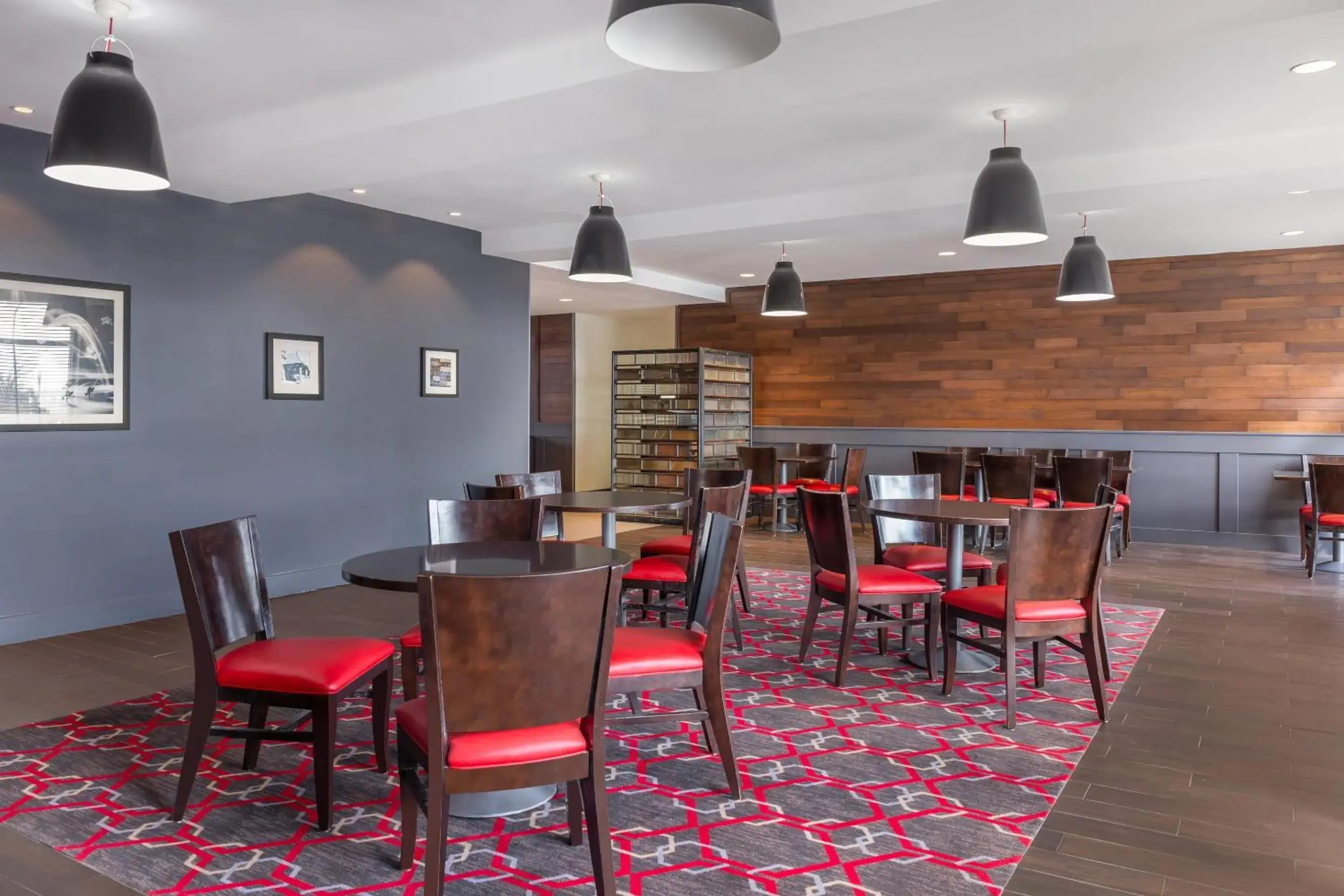 Restaurant/places to eat in Radisson Hotel Detroit Metro Airport Restaurant/places to eat in Radisson Hotel Detroit Metro Airport