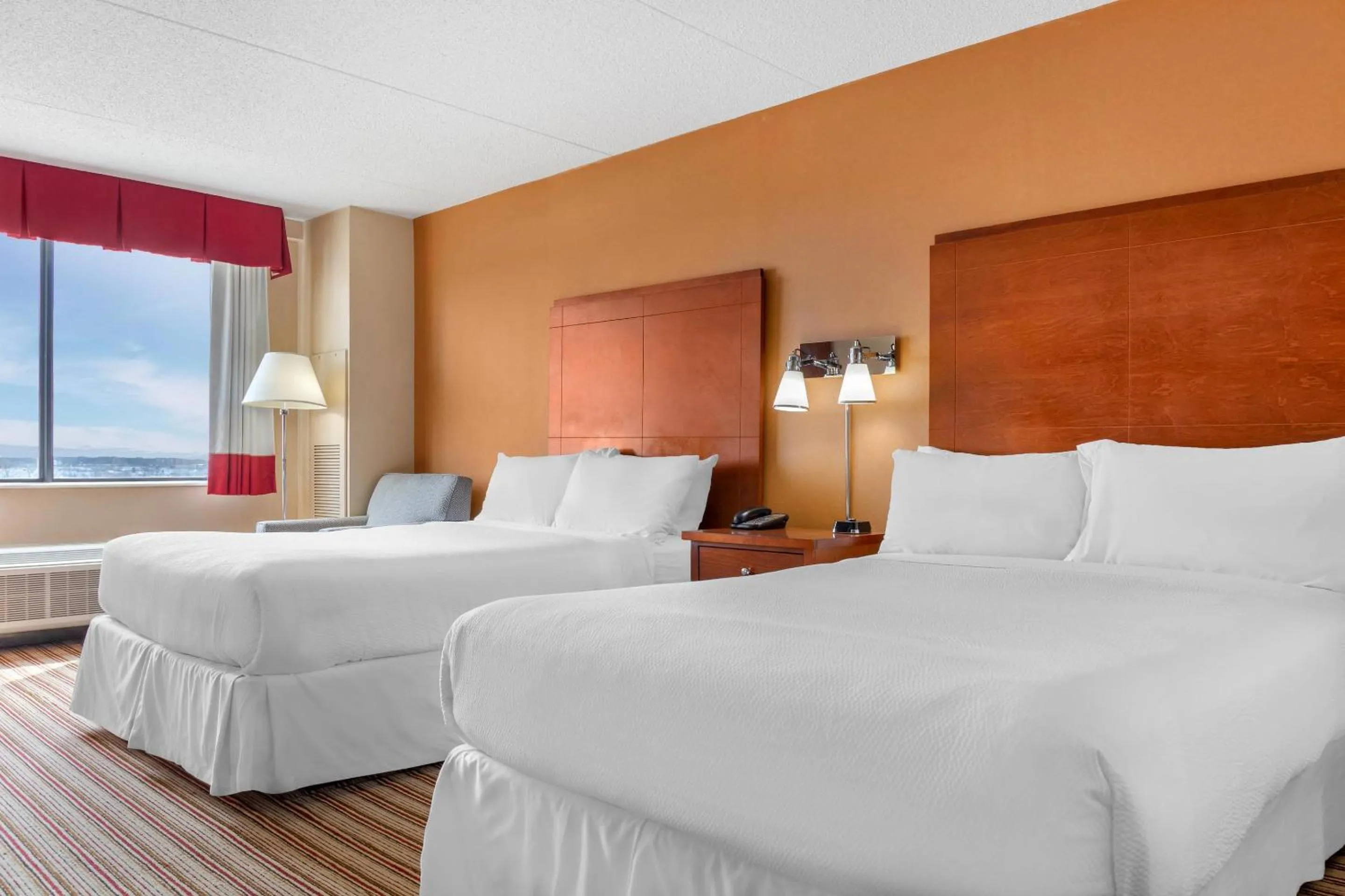 Bedroom, Bed in Radisson Hotel Detroit Metro Airport