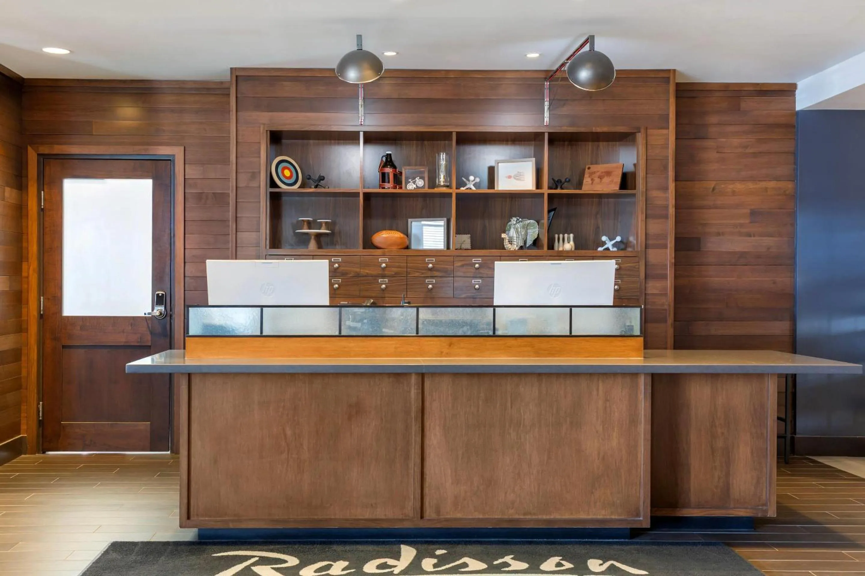 Lobby or reception in Radisson Hotel Detroit Metro Airport