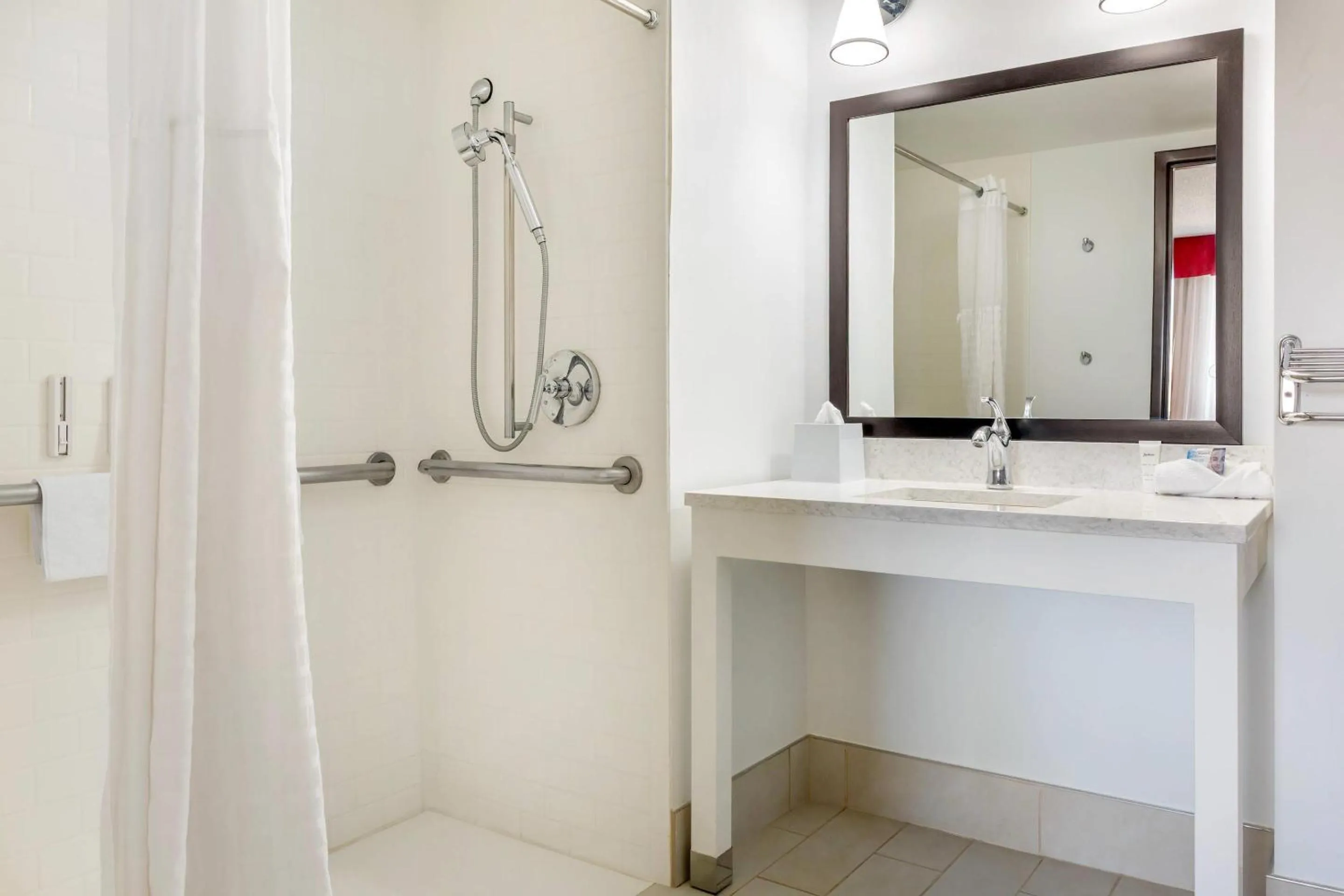 Bedroom in Radisson Hotel Detroit Metro Airport