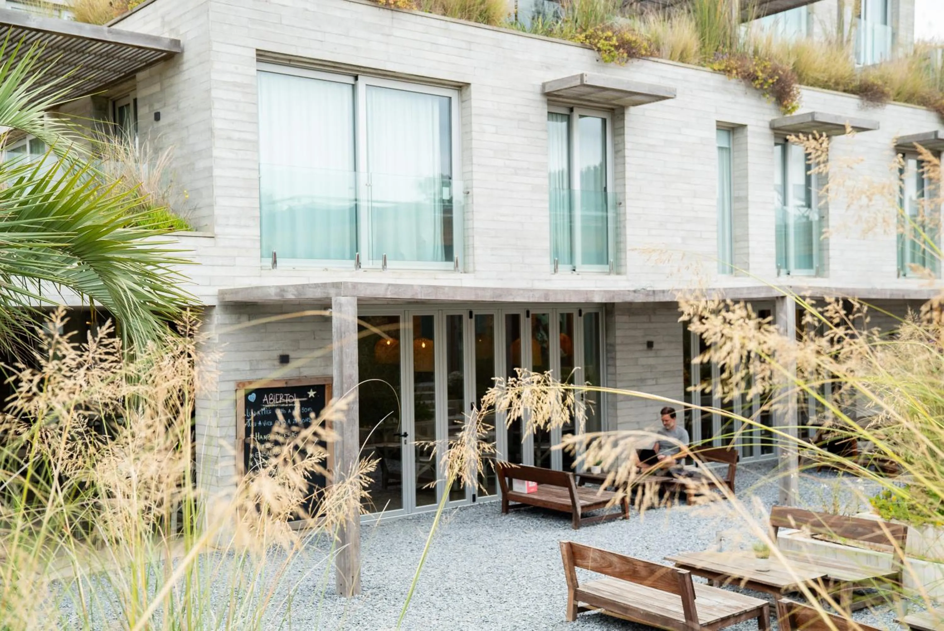 Restaurant/places to eat in Casagrande Hotel & Beach Club