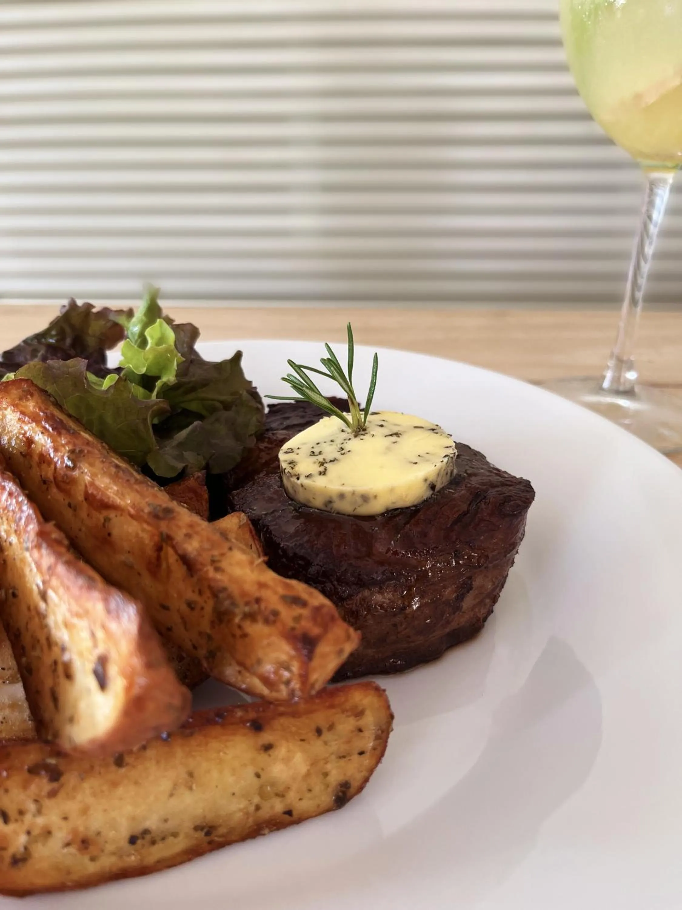 Restaurant/places to eat in Casagrande Hotel & Beach Club