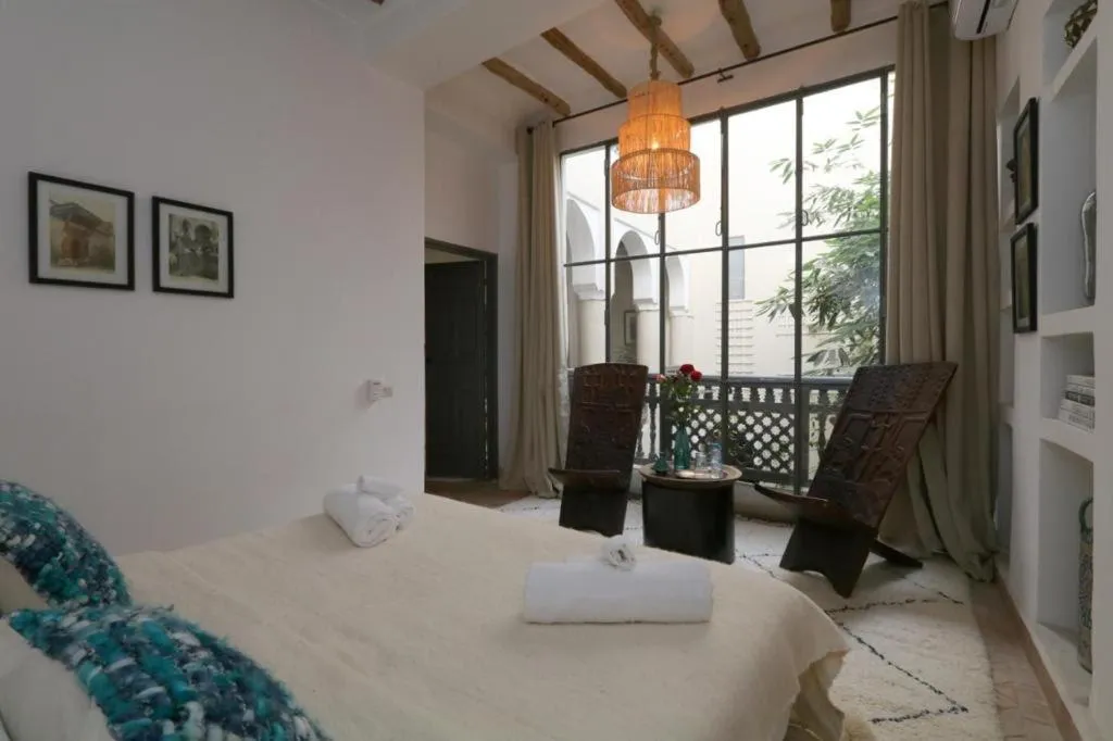 Bed in Riad 103 Medina Pool and Hammam