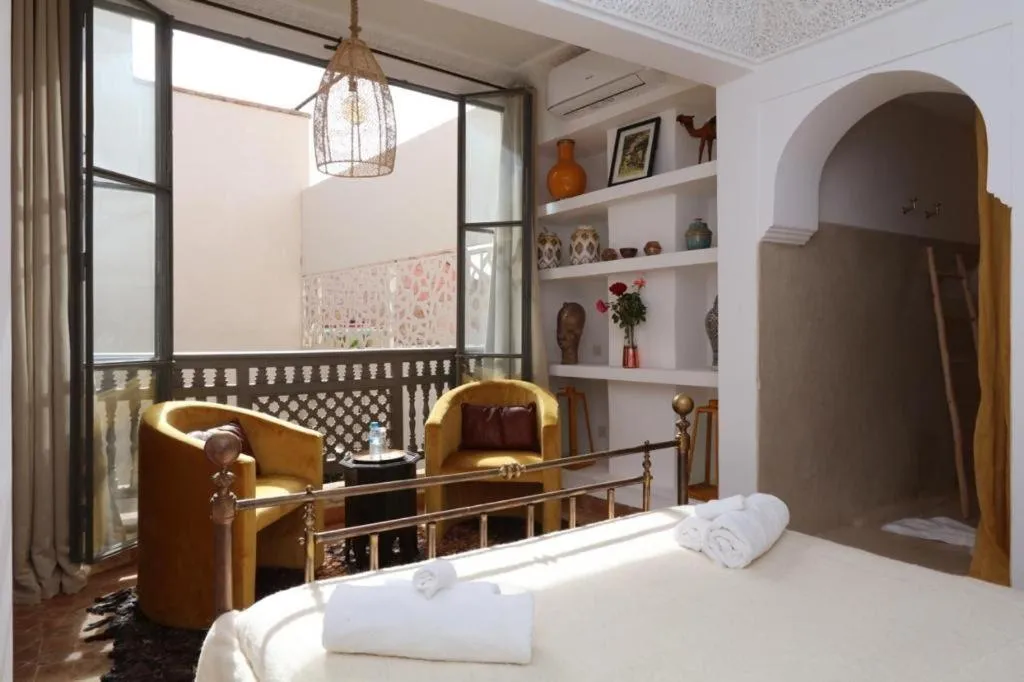 Bed in Riad 103 Medina Pool and Hammam