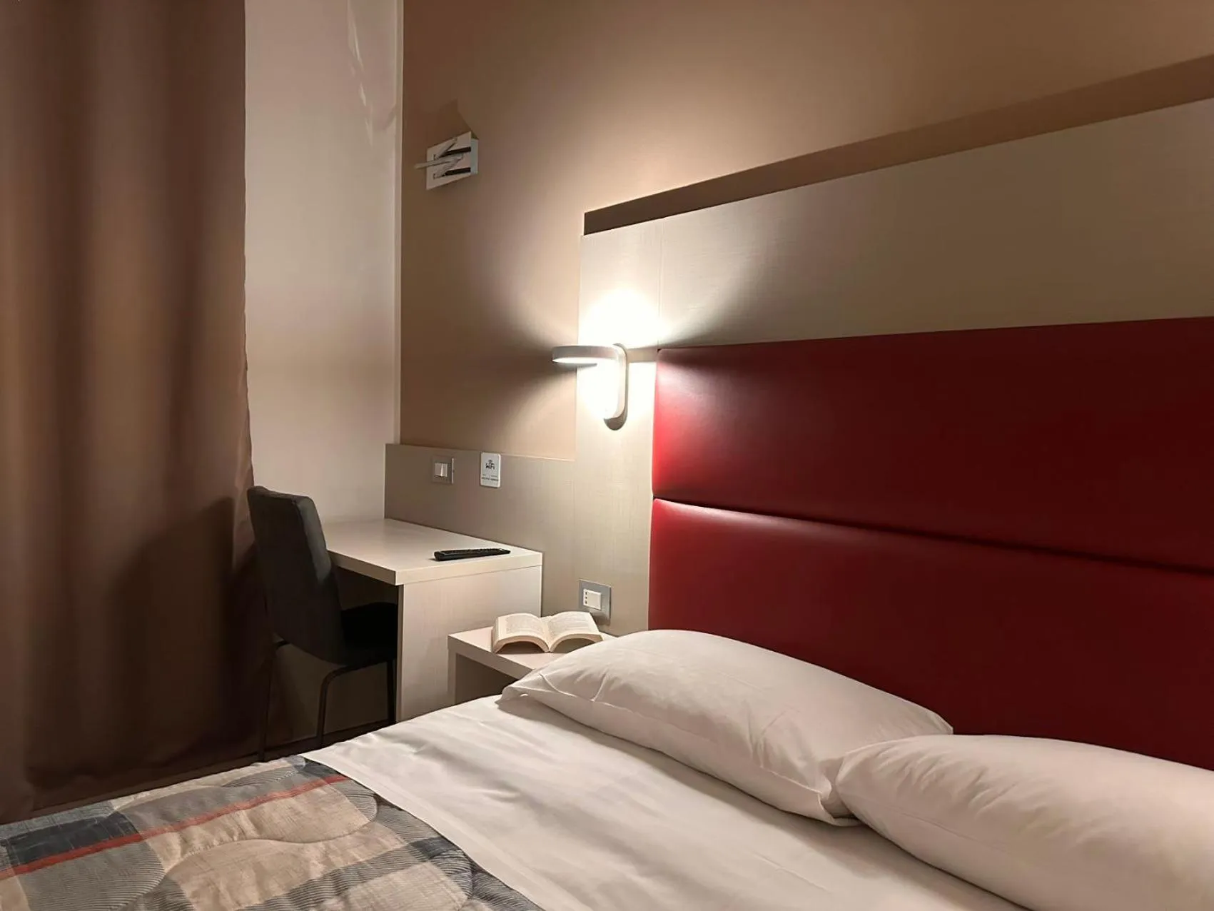 Bedroom, Bed in Hotel City 20