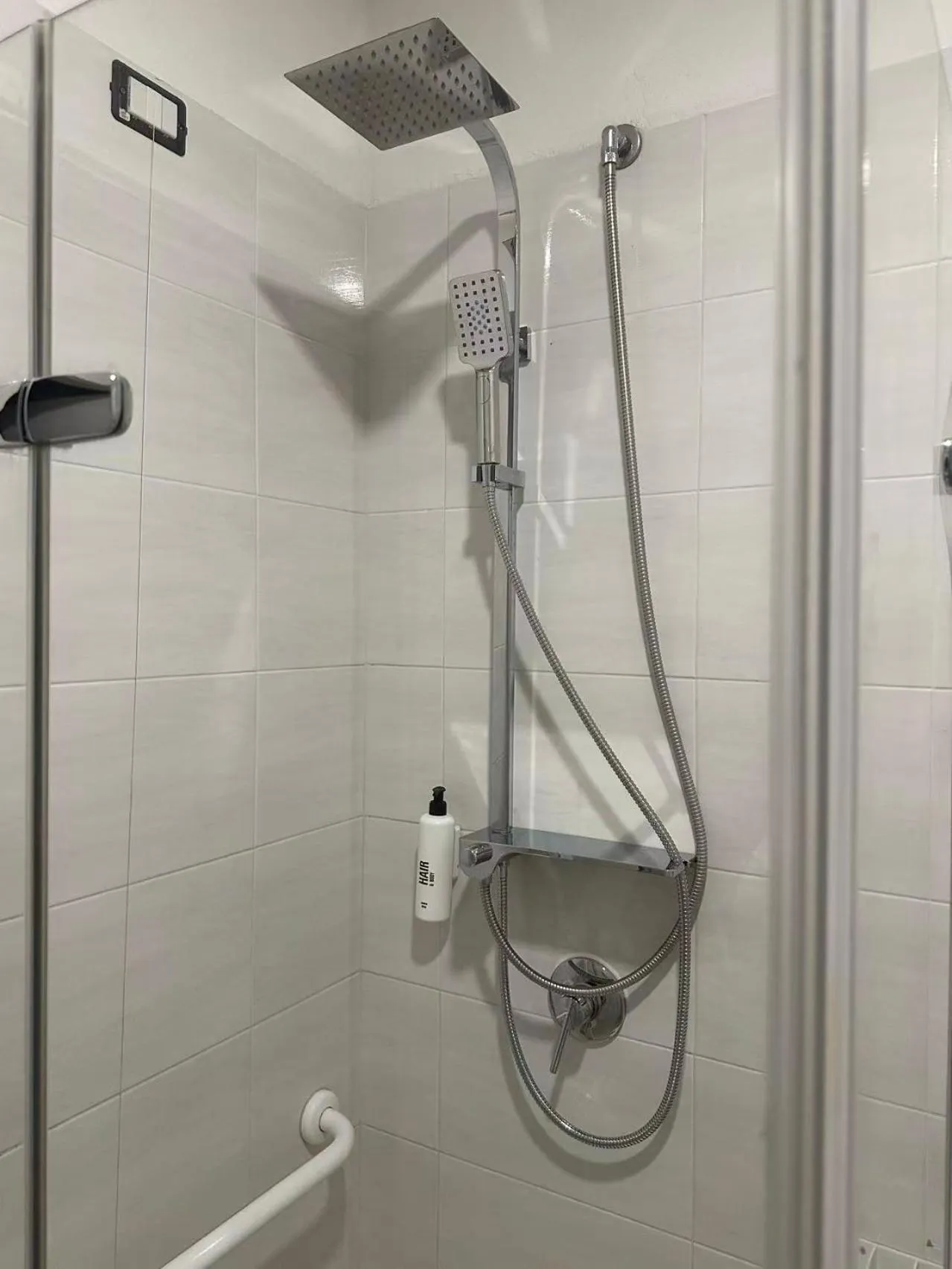 Shower in Hotel City 20