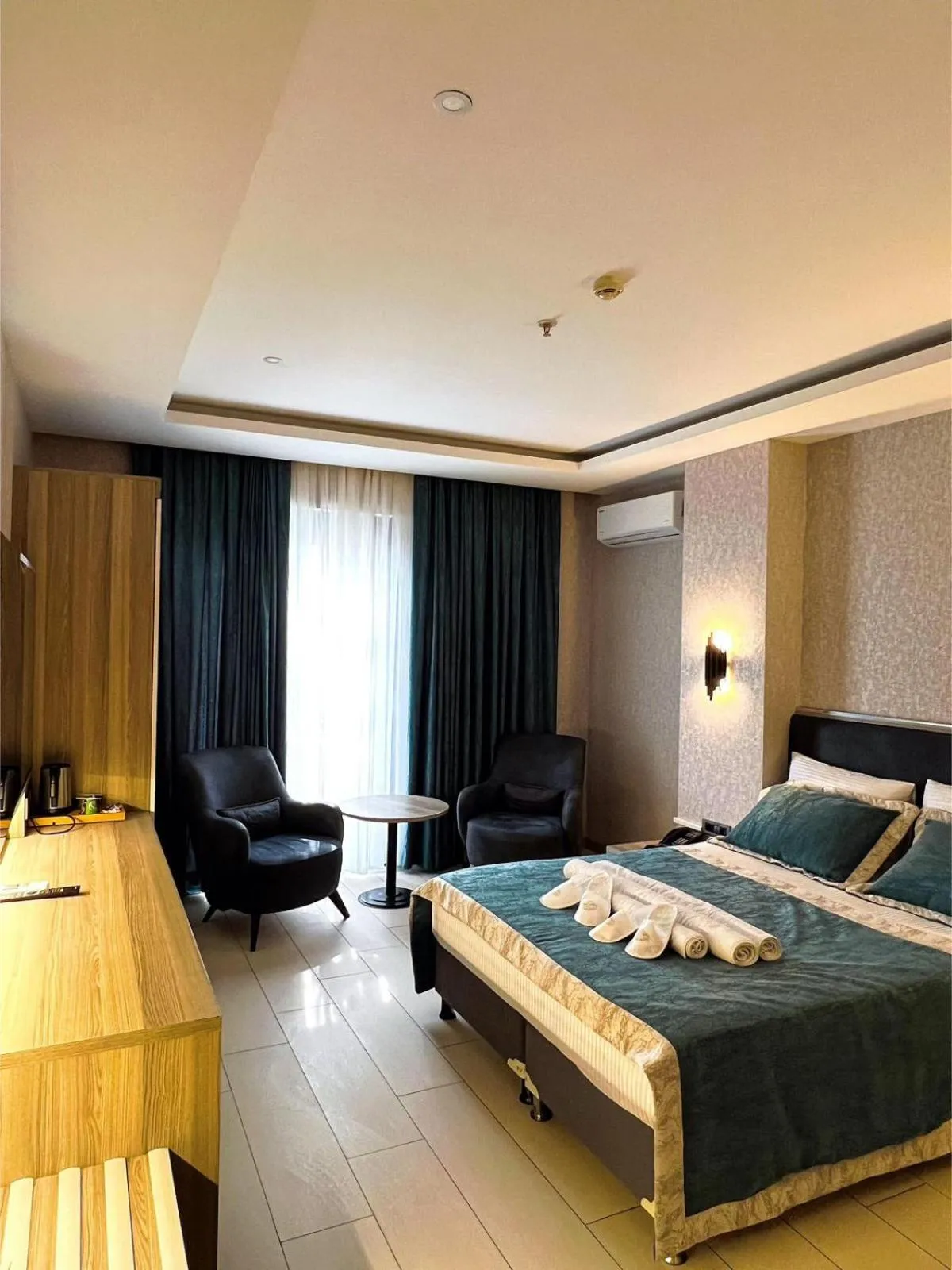 Photo of the whole room in RESTWON SUIT