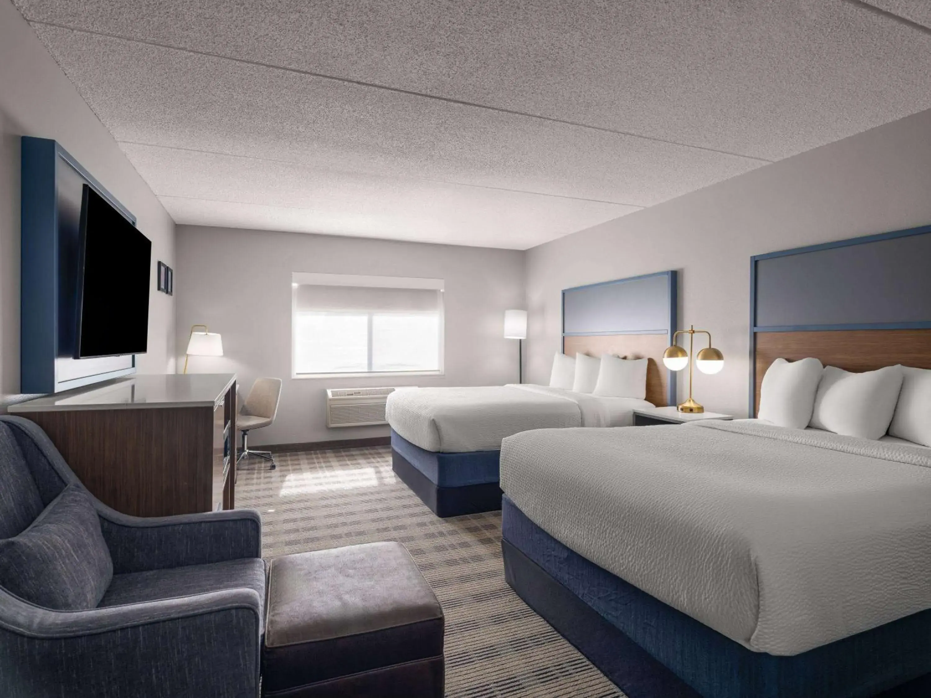 Deluxe Queen Room - Mobility Access/Non-Smoking in AmericInn by Wyndham Shakopee Near Canterbury Park Deluxe Queen Room - Mobility Access/Non-Smoking in AmericInn by Wyndham Shakopee Near Canterbury Park