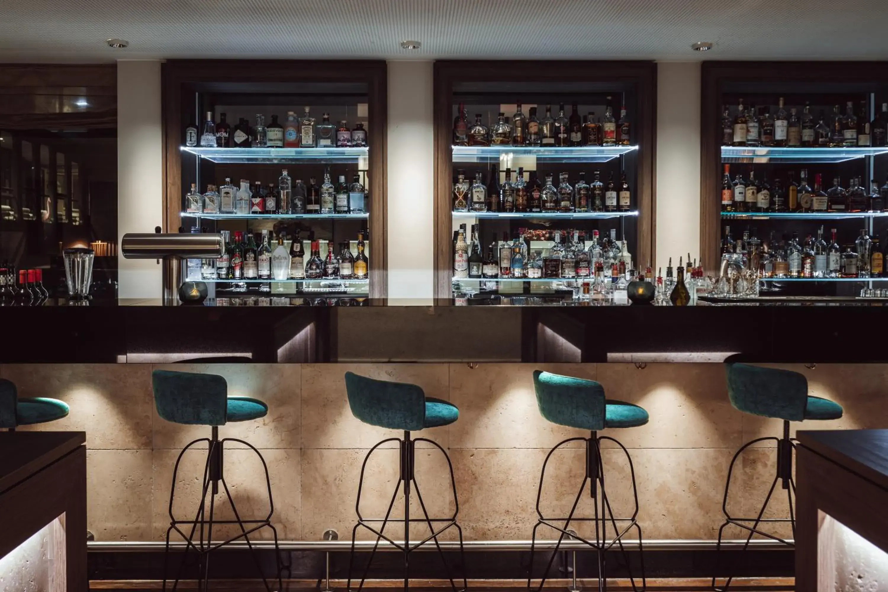 Lounge or bar in AMERON Hamburg Hotel Speicherstadt Lounge or bar in AMERON Hamburg Hotel Speicherstadt