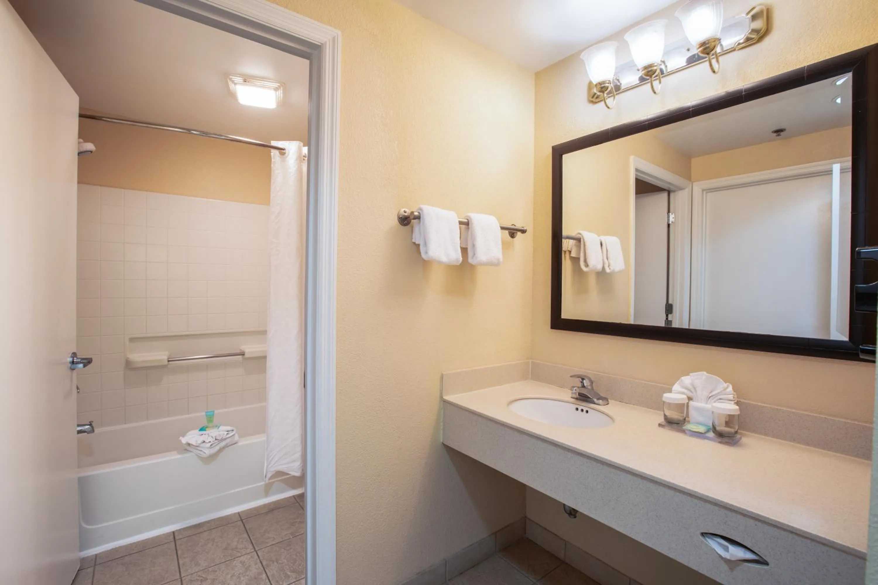 Bathroom in staySky Suites I-Drive Orlando Near Universal
