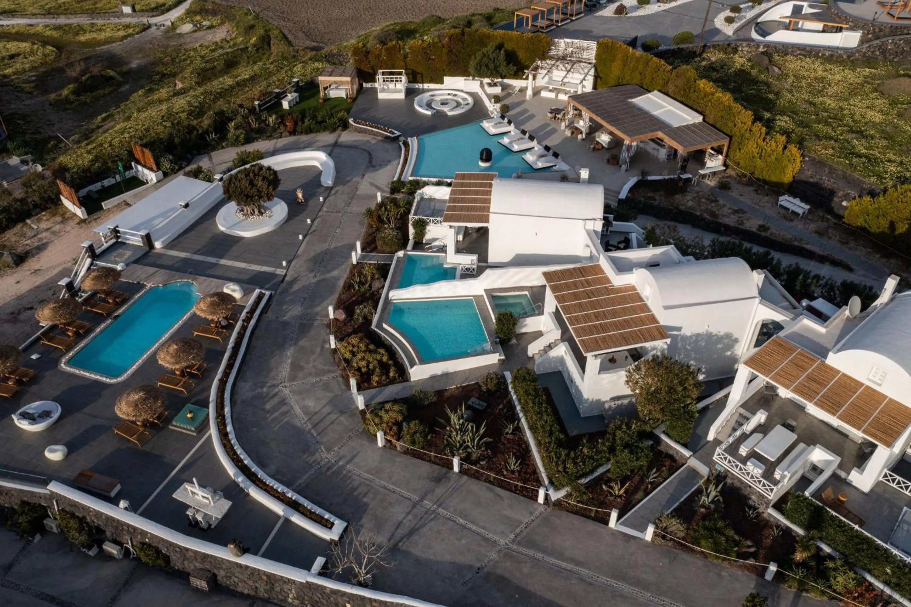 Bird's eye view in Oia Sunset Villas