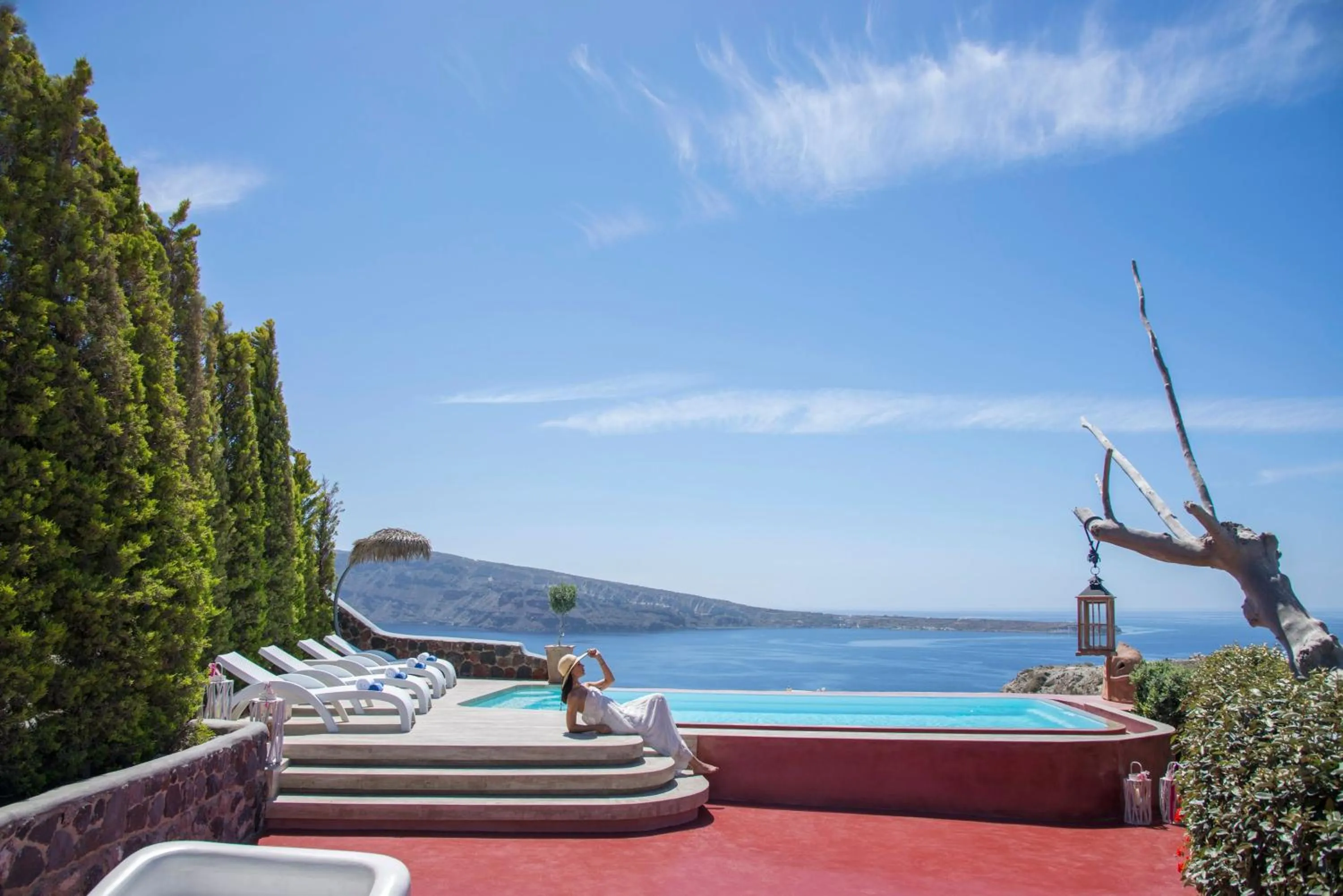 Swimming pool in Oia Sunset Villas