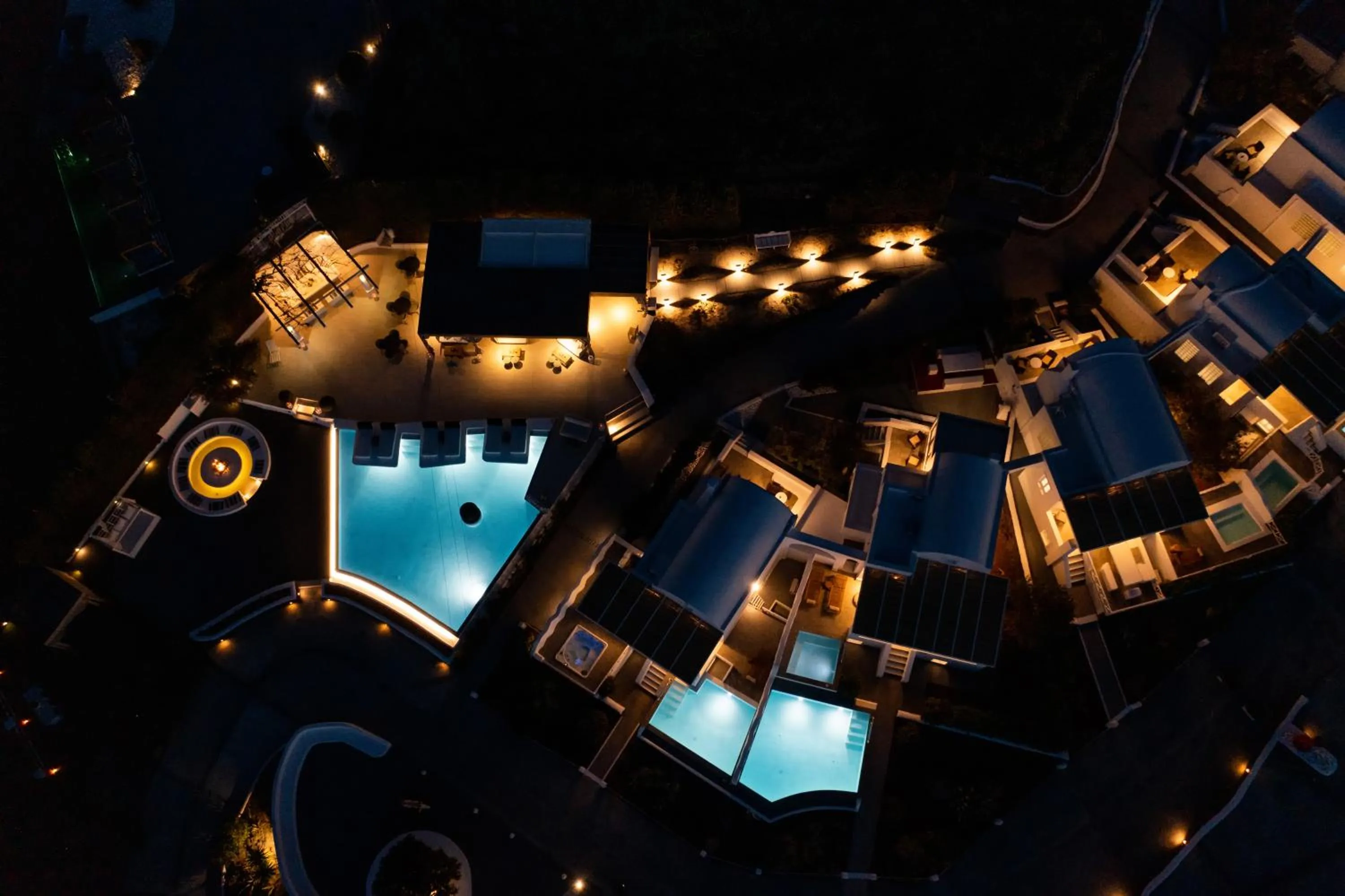 Bird's eye view in Oia Sunset Villas