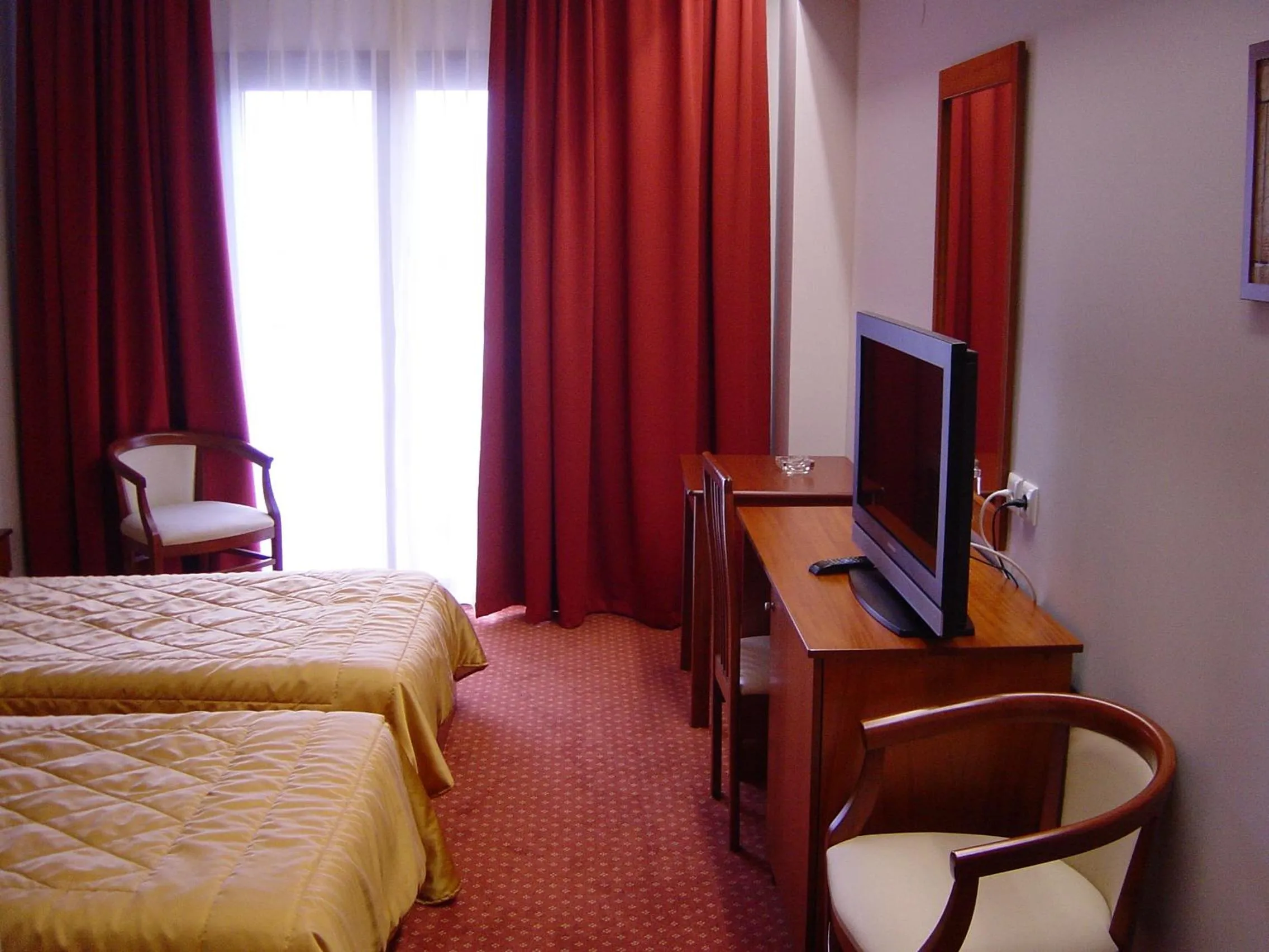 Photo of the whole room, Bed in Achillio Hotel