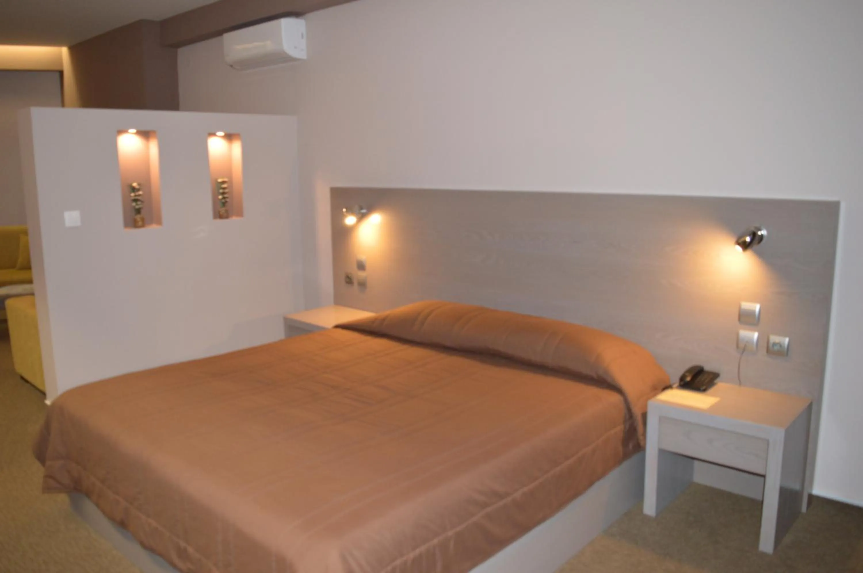 Bedroom, Bed in Achillio Hotel