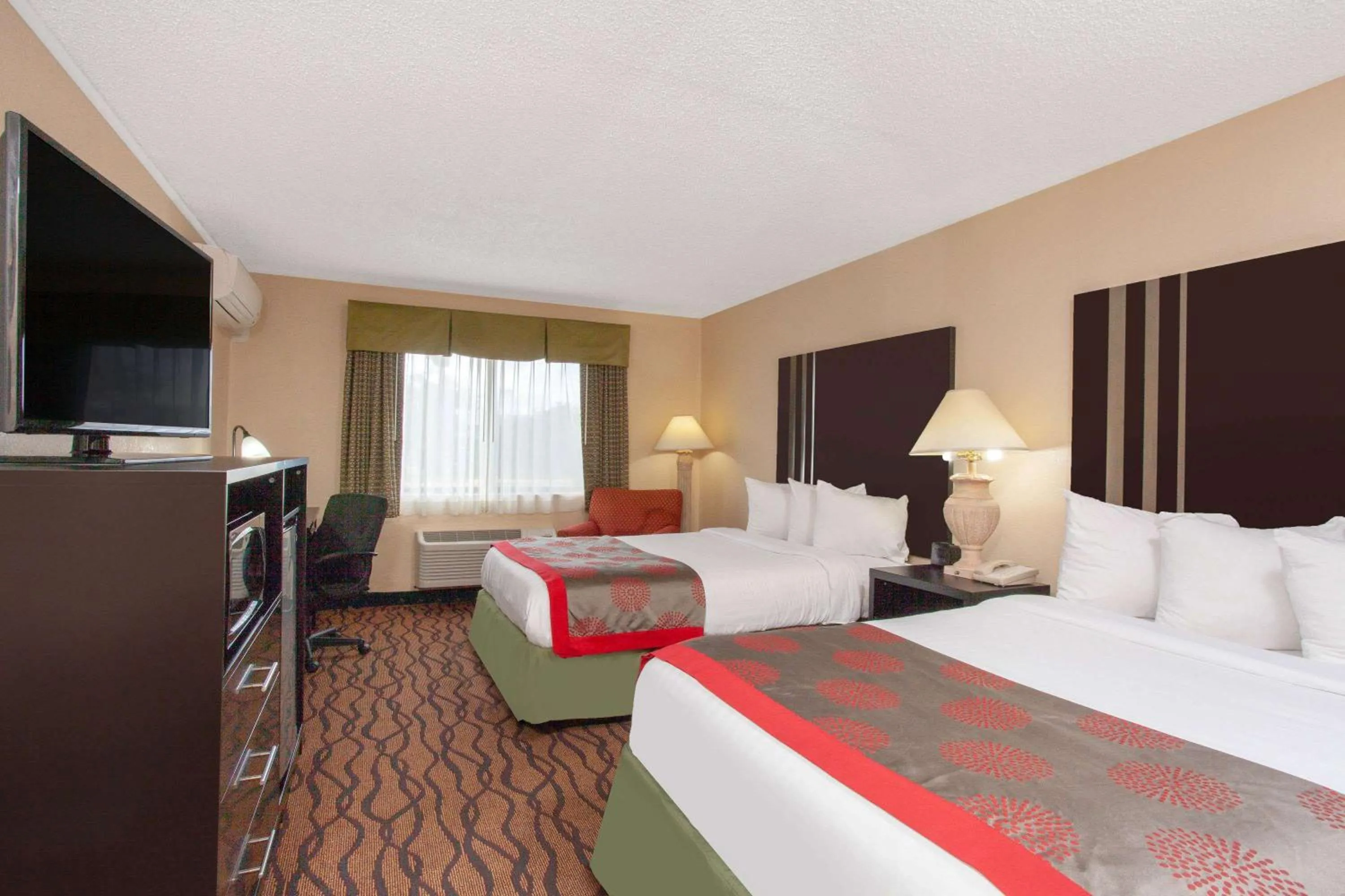 Photo of the whole room, Bed in Space Coast Hotel Titusville-Kennedy Space Center