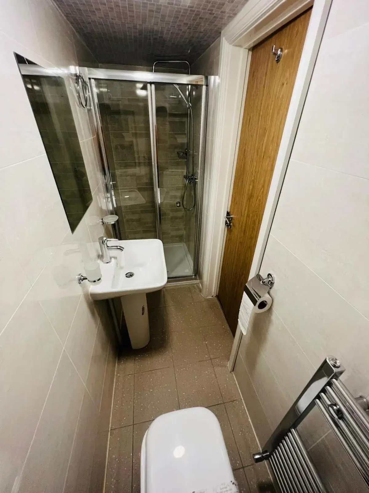 Deluxe Double Room - single occupancy in ATZ&H Inn Deluxe Double Room - single occupancy in ATZ&H Inn