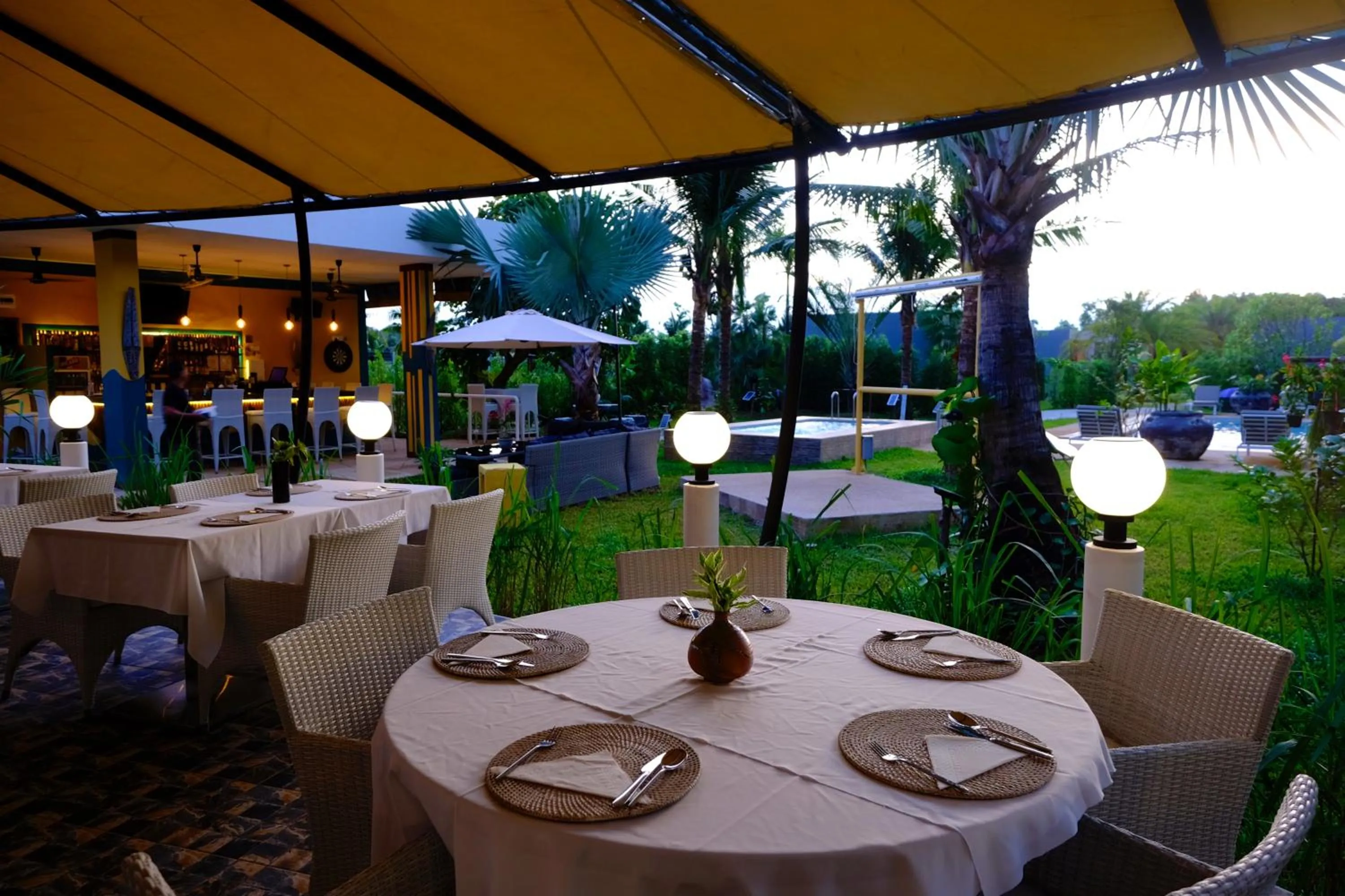 Restaurant/places to eat in Barong Resort