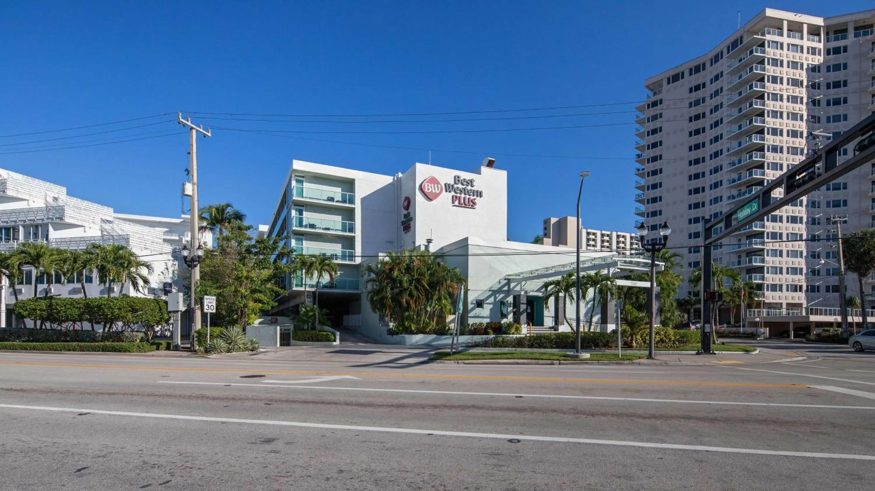 Property building in Best Western Plus Oceanside Inn