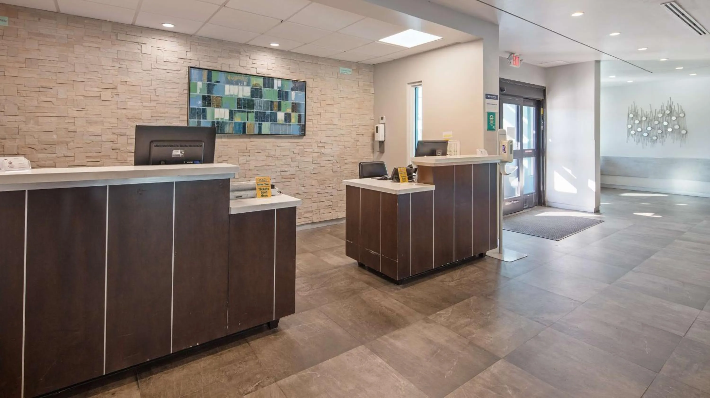Lobby or reception in Best Western Plus Oceanside Inn