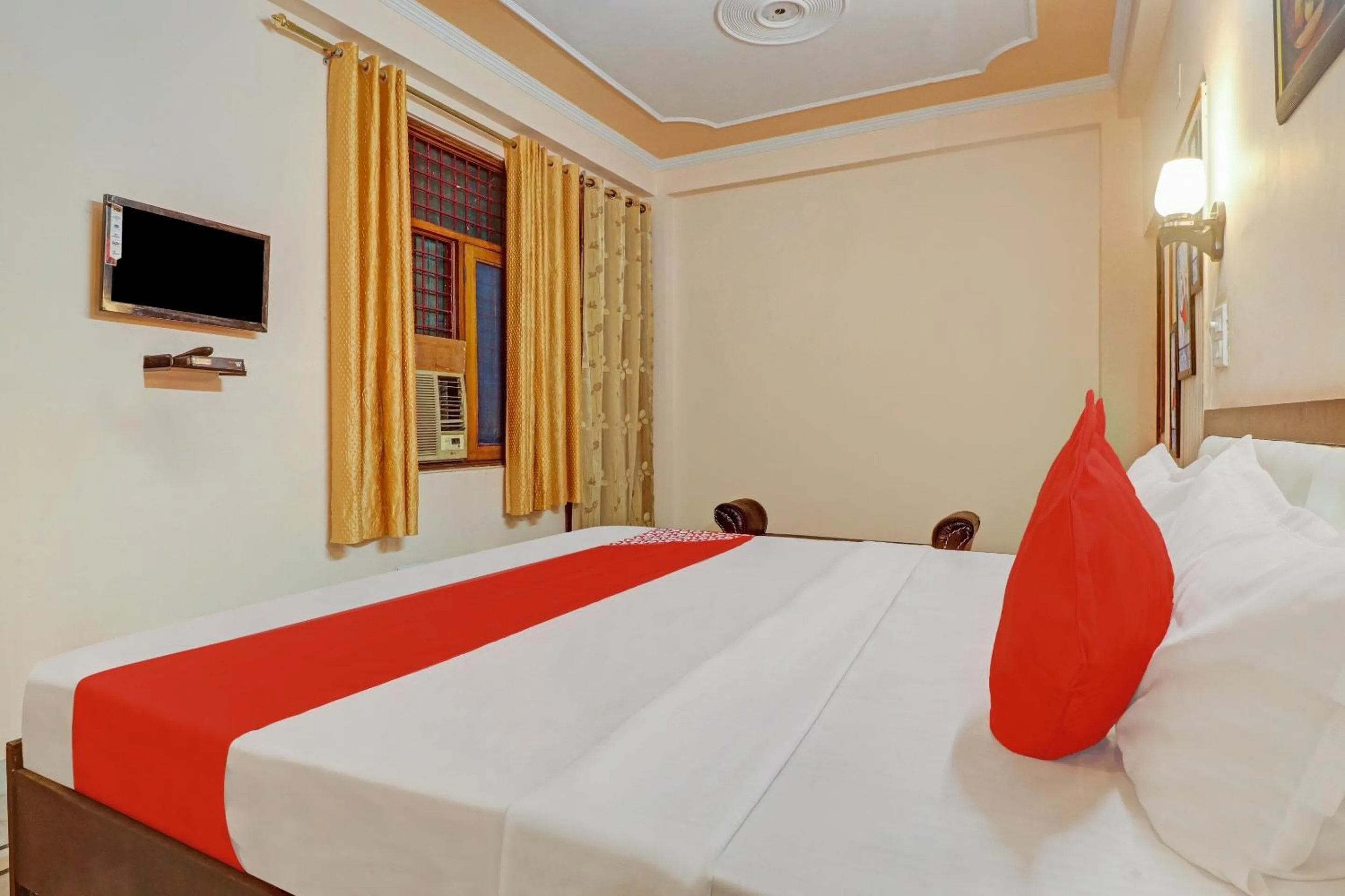 Bedroom, Bed in Super Hotel O Satguru Residency