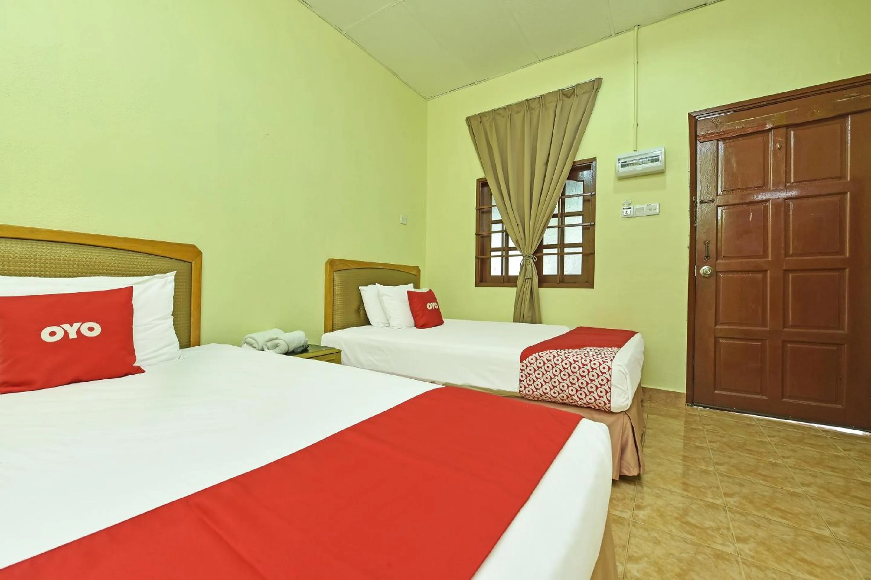 Bedroom in Collection O 90622 Sehijau Cenang