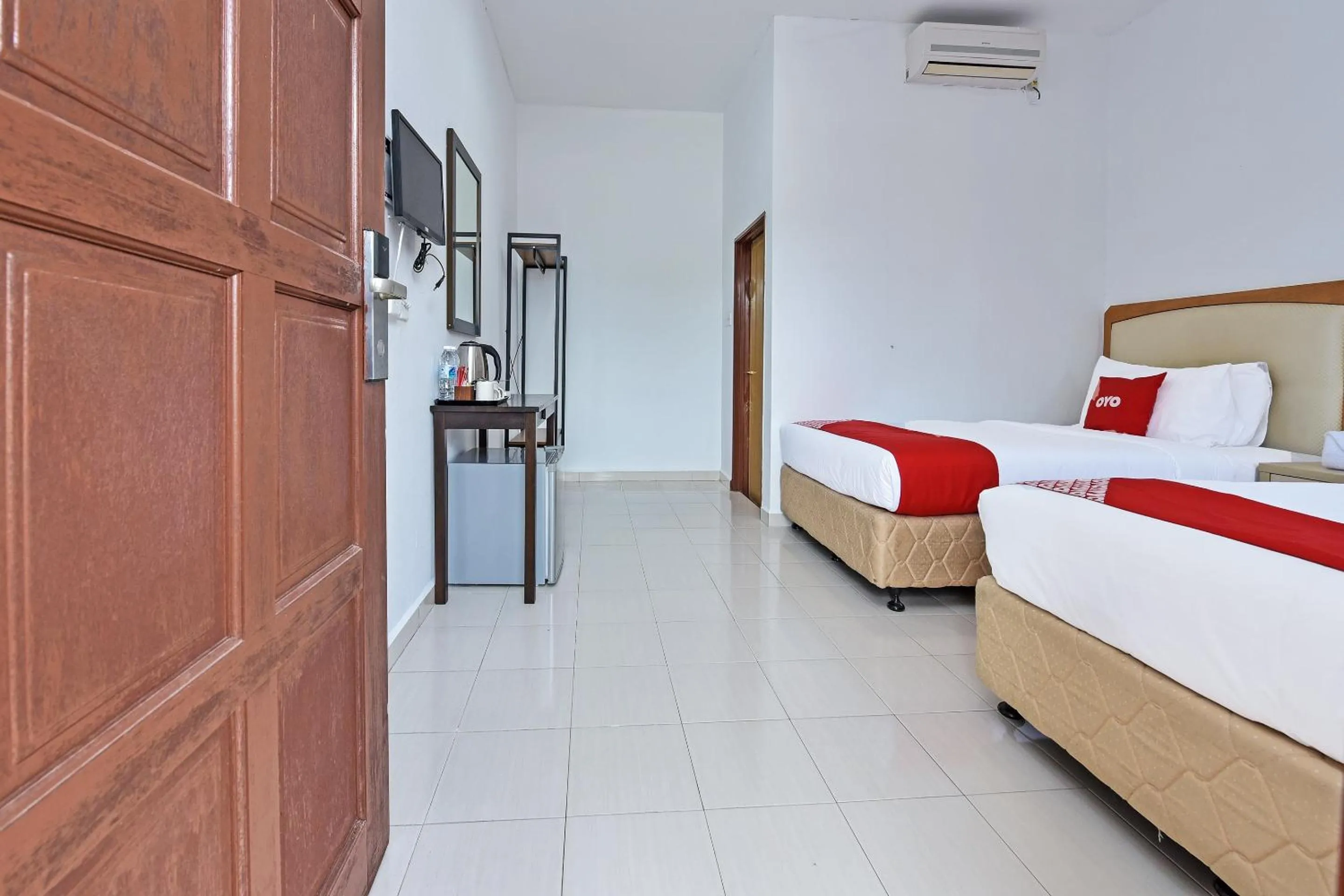 Bedroom in Collection O 90622 Sehijau Cenang