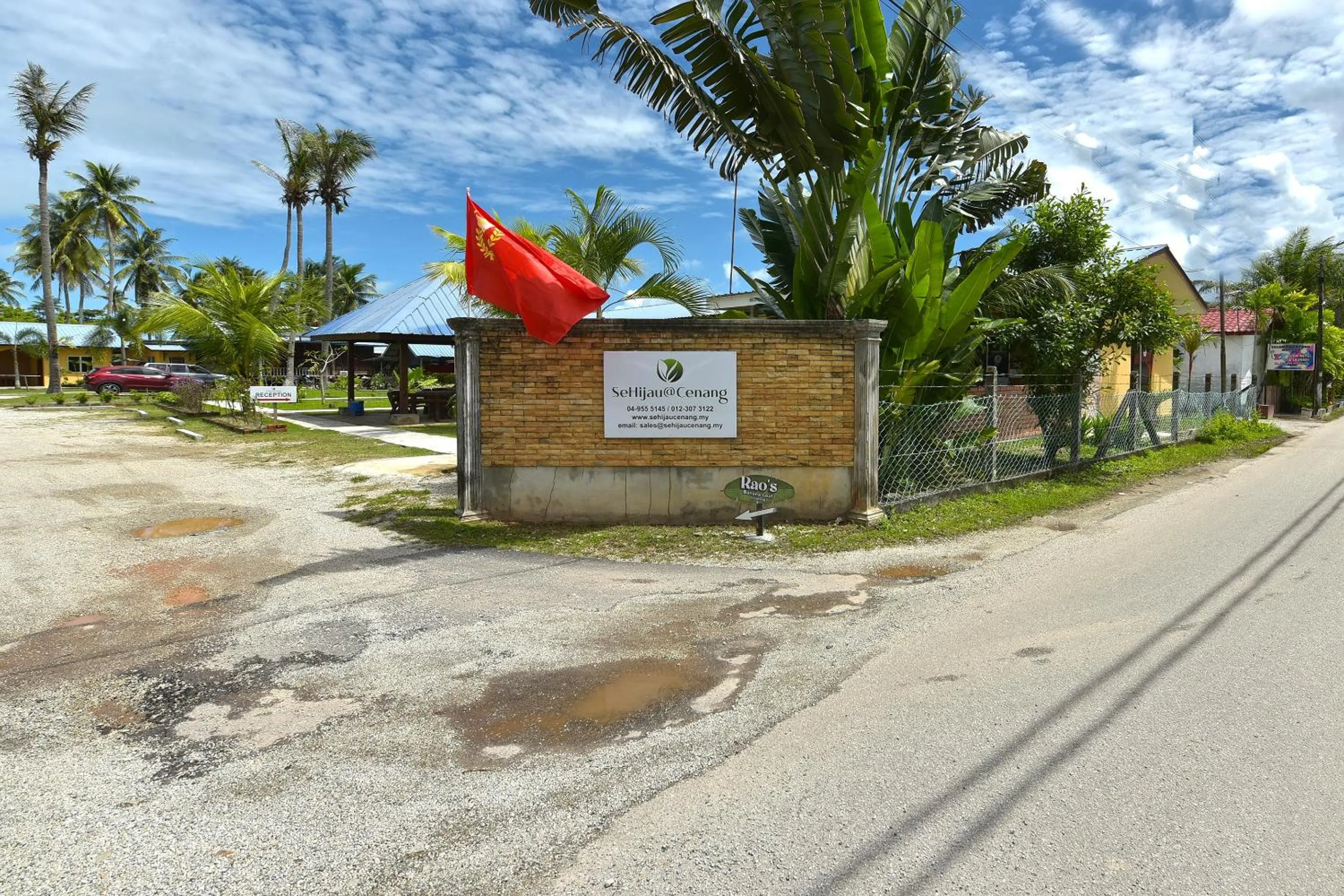 Facade/entrance in Collection O 90622 Sehijau Cenang