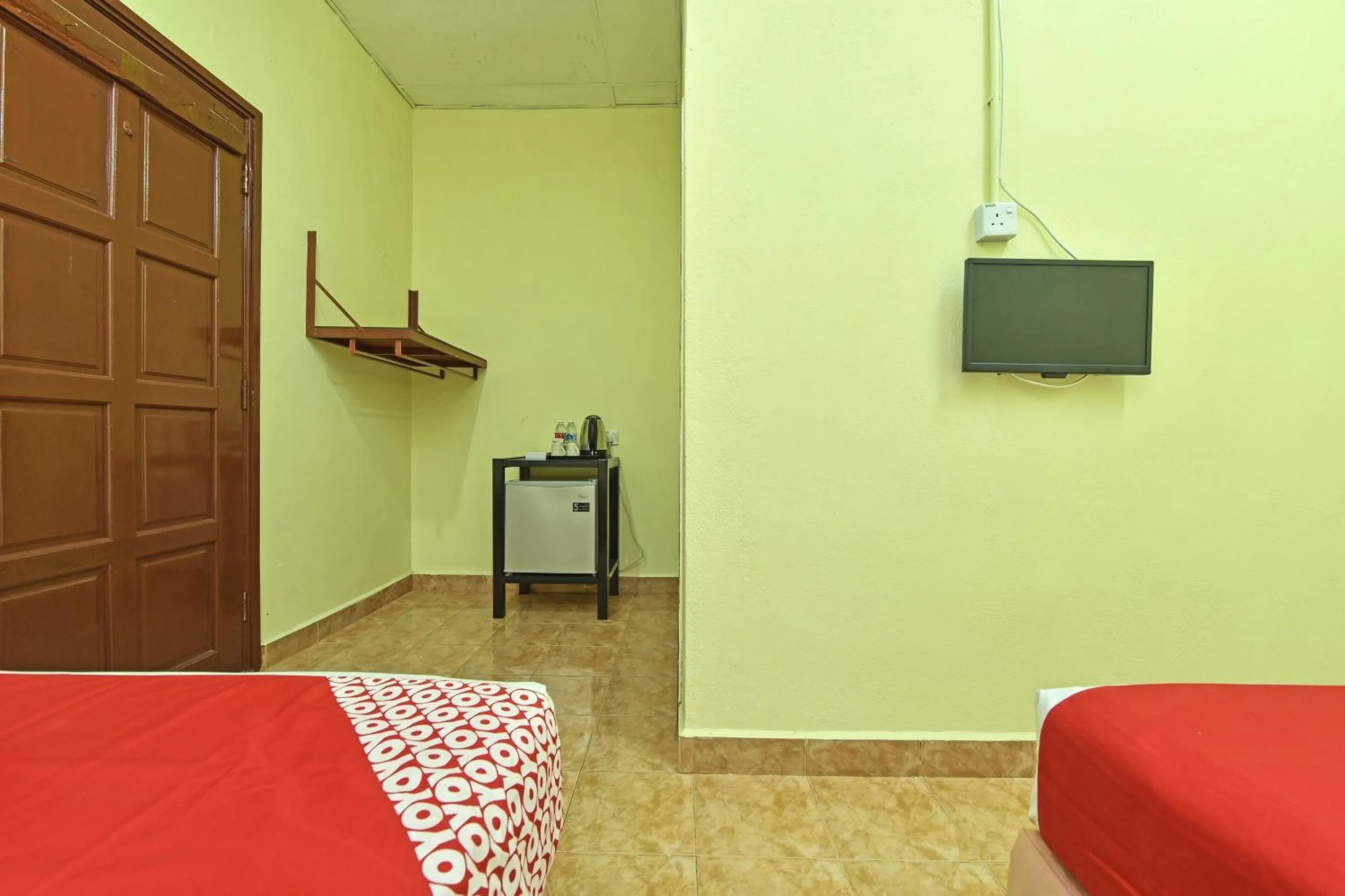 Bedroom in Collection O 90622 Sehijau Cenang